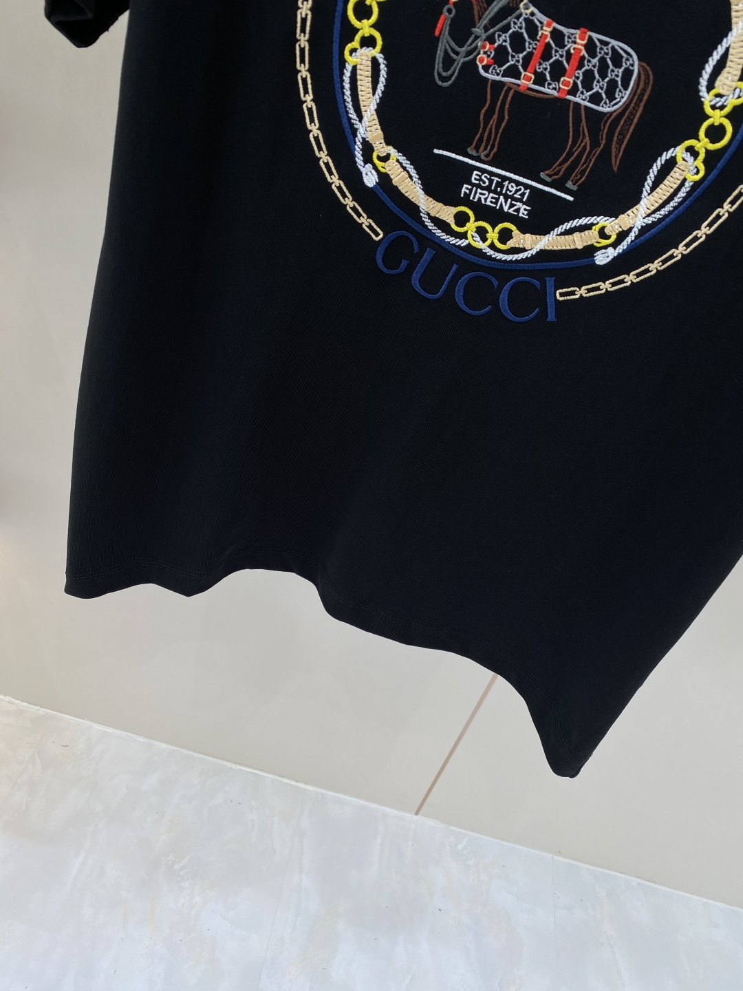 《𝙉𝙚𝙬🖤❤️古家》2026新款首发专柜最新款短袖圆领T恤 高端订制 设计前卫时尚！刺绣品牌logo工艺