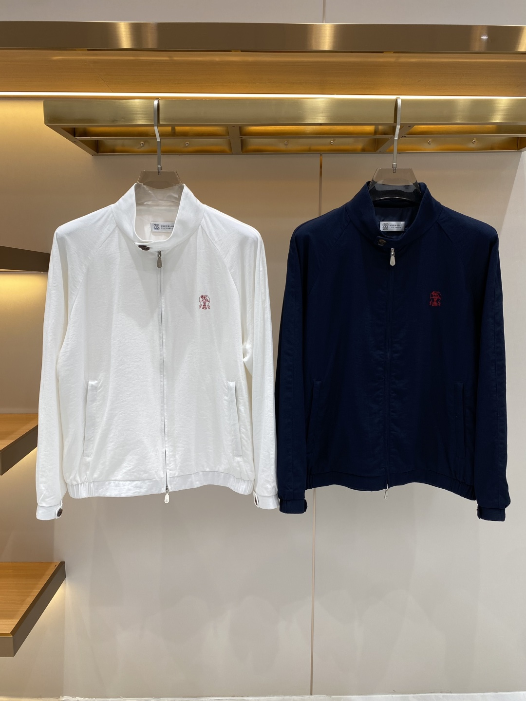 NO:730091,Support after-sales after-sales 'Bulujia' 2026ss official website same style, early spring new men's jacket, fashionable and casual high-end version!  Custom-made fabrics at the counter are highly breathable and comfortable, with impeccable details and brand element design concepts, reflecting high quality. It feels delicate and soft!  It presents a casual cut and the upper body shape is awesome!  Size M-3XL next day,,jackets & coats,jackets & coats,19860909支持年后售后 《布鲁家》 2026ss官网同款,早春新款男士夹克外套,时尚休闲高端版本！专柜定制面料 透气舒适度高,细节无可挑剔,品牌元素设计理念,体现高品质.手感细腻柔软！呈现休闲裁剪,上身版型超赞！码数M-3XL隔天,,jackets & coats,jackets & coats,,Men's clothing