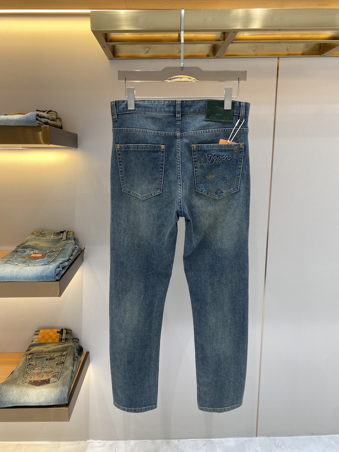 NO:734546,'Donkey Family' 2026 spring style washed casual jeans, imported original washed stretch fabric, comfortable and elastic, unique design, super correct fit, comfortable and breathable, extremely high grade, counter quality, handsome upper body, size 29-36, next day,, louis vuitton, louis vuitton, jeans,19860909《驴家》 2026春款水洗休闲牛仔裤,进口原版水洗弹力面料,舒适有弹性,独特设计,版型超正,舒适透气,档次极高,专柜品质,上身帅气十足,码数29-36隔天,,louis vuitton,louis vuitton,jeans,,Men's clothing