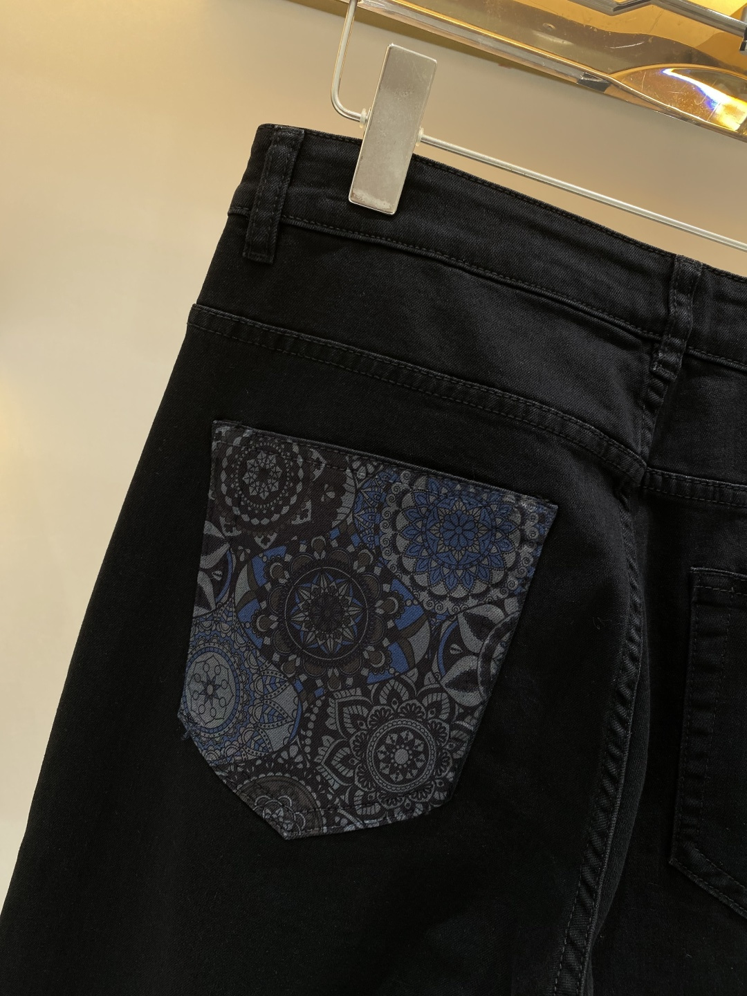 支持年后售后✅《𝙉𝙚𝙬🖤❤️DG家》2026春款爆款新品 有售 实体店极品牛仔裤 原版好货，市场最高版本