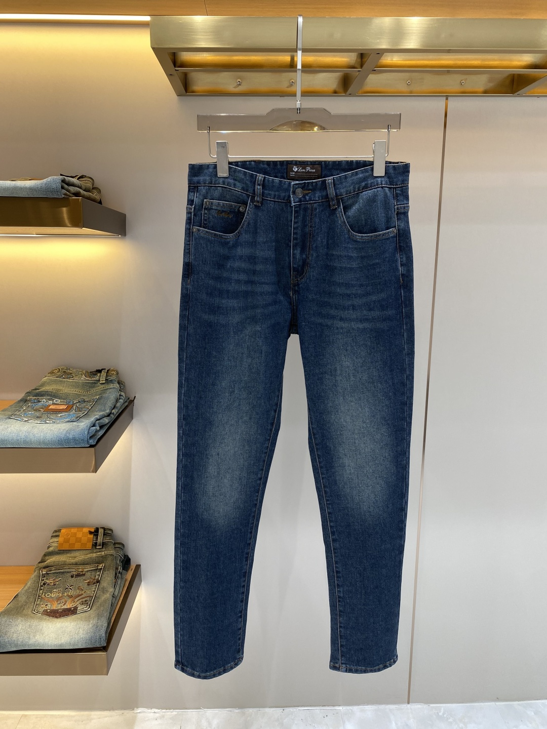 NO:734560,'LP Home' 2026 spring style washed casual jeans, imported original washed stretch fabric, comfortable and elastic, unique design, super correct fit, comfortable and breathable, extremely high grade, counter quality, handsome upper body, size 29-36, next day,,loro piana,jeans,19860909《LP家》 2026春款水洗休闲牛仔裤,进口原版水洗弹力面料,舒适有弹性,独特设计,版型超正,舒适透气,档次极高,专柜品质,上身帅气十足,码数29-36隔天,,loro piana,jeans,,Men's clothing