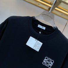 《𝙉𝙚𝙬🖤❤️罗家》 2026新款首发专柜最新款短袖圆领T恤 高端订制 设计前卫时尚!刺绣品牌logo工艺设计 高端定制 《𝙉𝙚𝙬🖤❤️罗家》 2026新款首发专柜最新款短袖圆领T恤 高端订制 设计前卫时尚!刺绣品牌logo工艺设计 高端定制