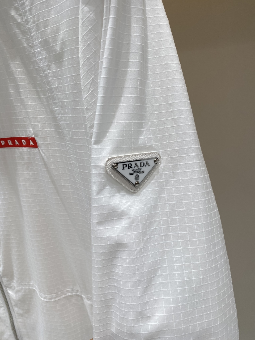 《𝙉𝙚𝙬🖤❤️普家》2026ss早春新款发布 夹克外套，爆款穿上就是舒适自在又显瘦的存在，慵懒而随性，结