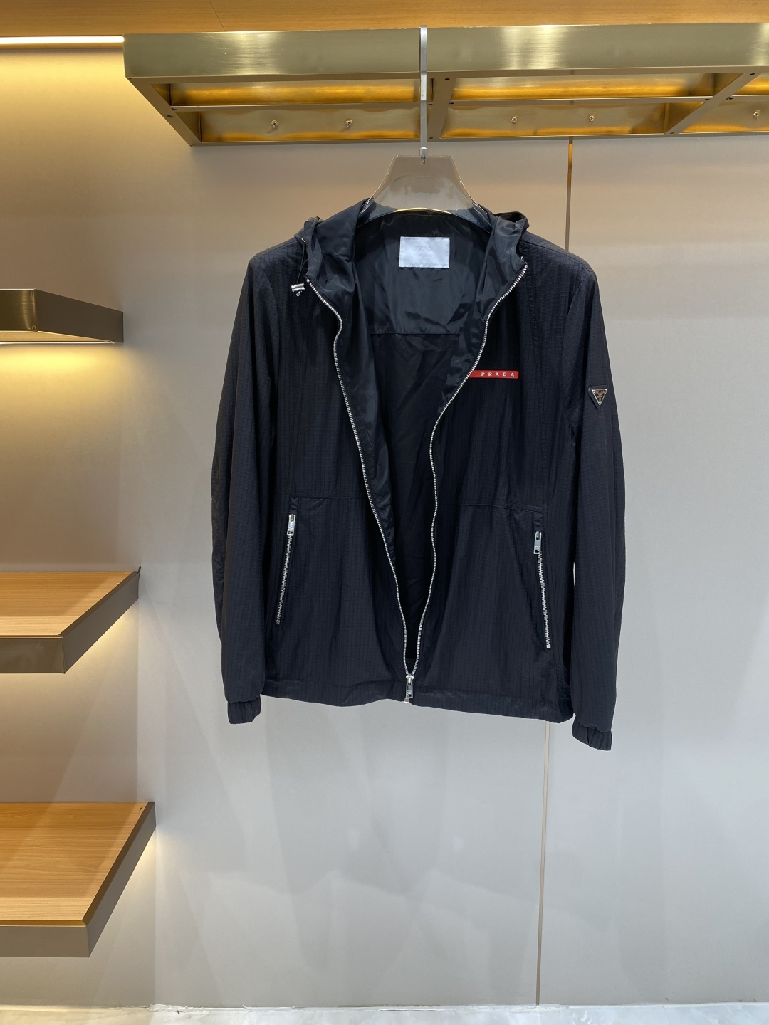 《𝙉𝙚𝙬🖤❤️普家》2026ss早春新款发布 夹克外套，爆款穿上就是舒适自在又显瘦的存在，慵懒而随性，结