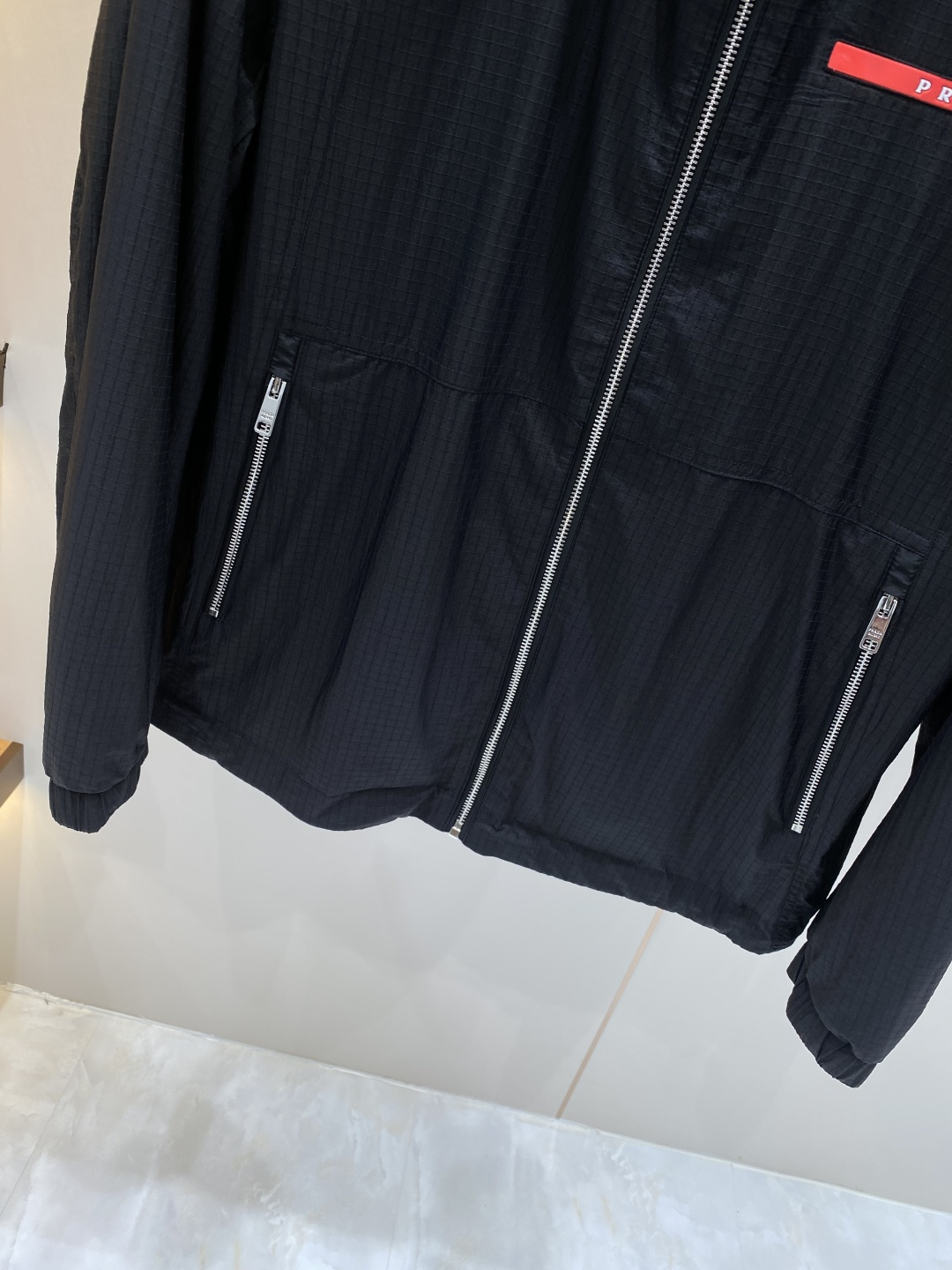 《𝙉𝙚𝙬🖤❤️普家》2026ss早春新款发布 夹克外套，爆款穿上就是舒适自在又显瘦的存在，慵懒而随性，结