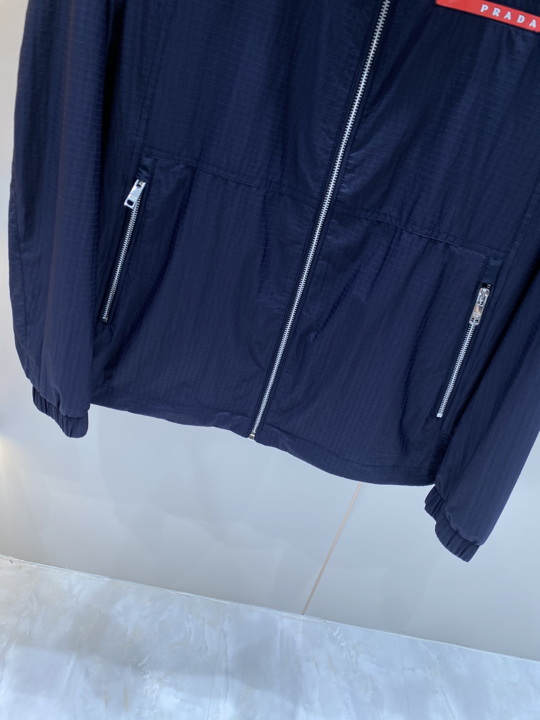 《𝙉𝙚𝙬🖤❤️普家》2026ss早春新款发布 夹克外套，爆款穿上就是舒适自在又显瘦的存在，慵懒而随性，结