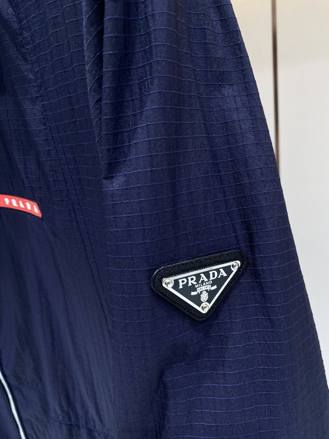 《𝙉𝙚𝙬🖤❤️普家》2026ss早春新款发布 夹克外套，爆款穿上就是舒适自在又显瘦的存在，慵懒而随性，结