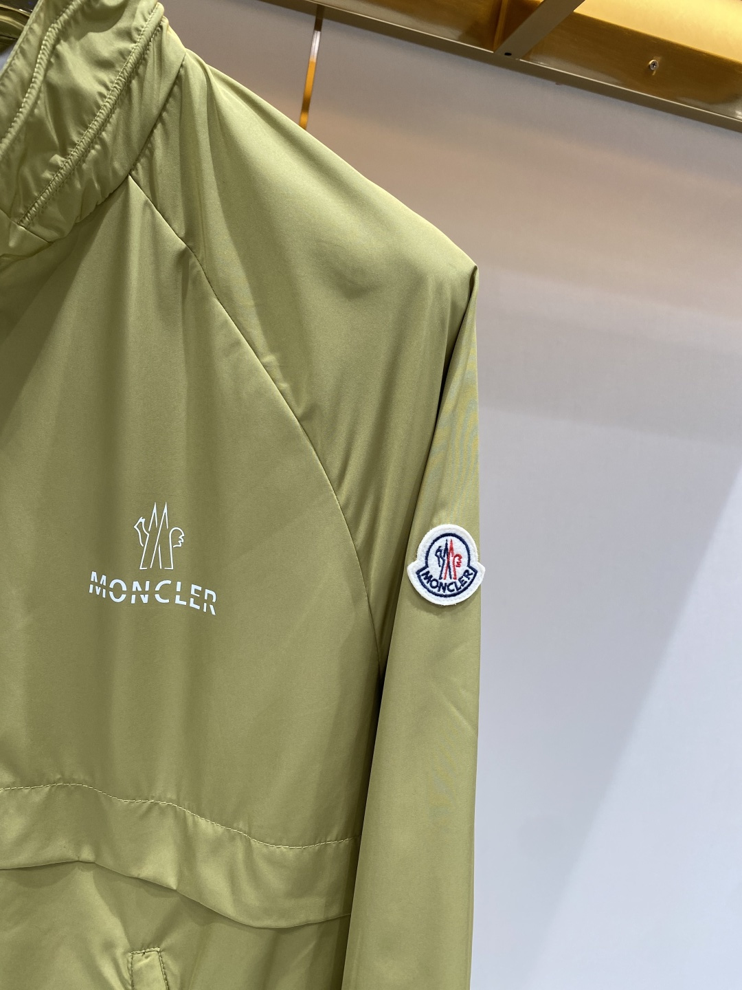 《𝙉𝙚𝙬🖤❤️蒙家》2026ss官网同款，早春新款男士夹克外套，时尚休闲高端版本！专柜定制面料 透气舒适