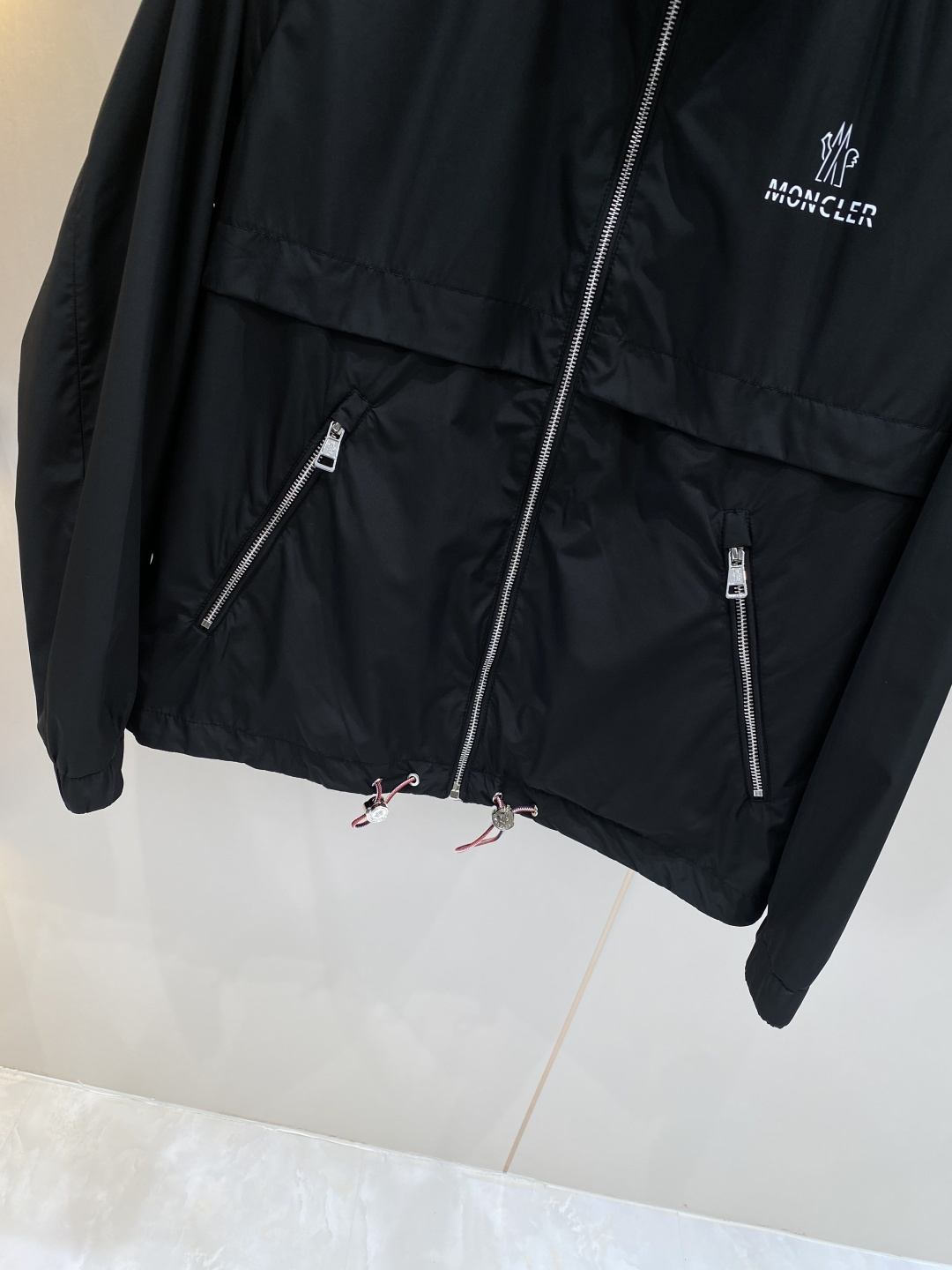 《𝙉𝙚𝙬🖤❤️蒙家》2026ss官网同款，早春新款男士夹克外套，时尚休闲高端版本！专柜定制面料 透气舒适