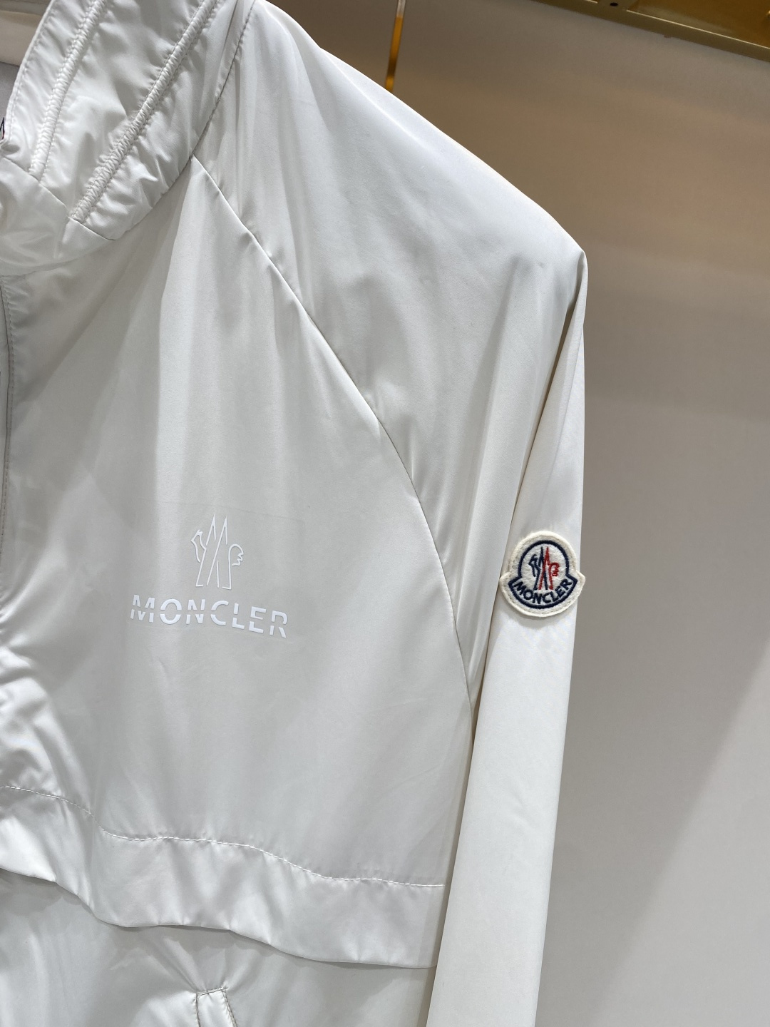 《𝙉𝙚𝙬🖤❤️蒙家》2026ss官网同款，早春新款男士夹克外套，时尚休闲高端版本！专柜定制面料 透气舒适