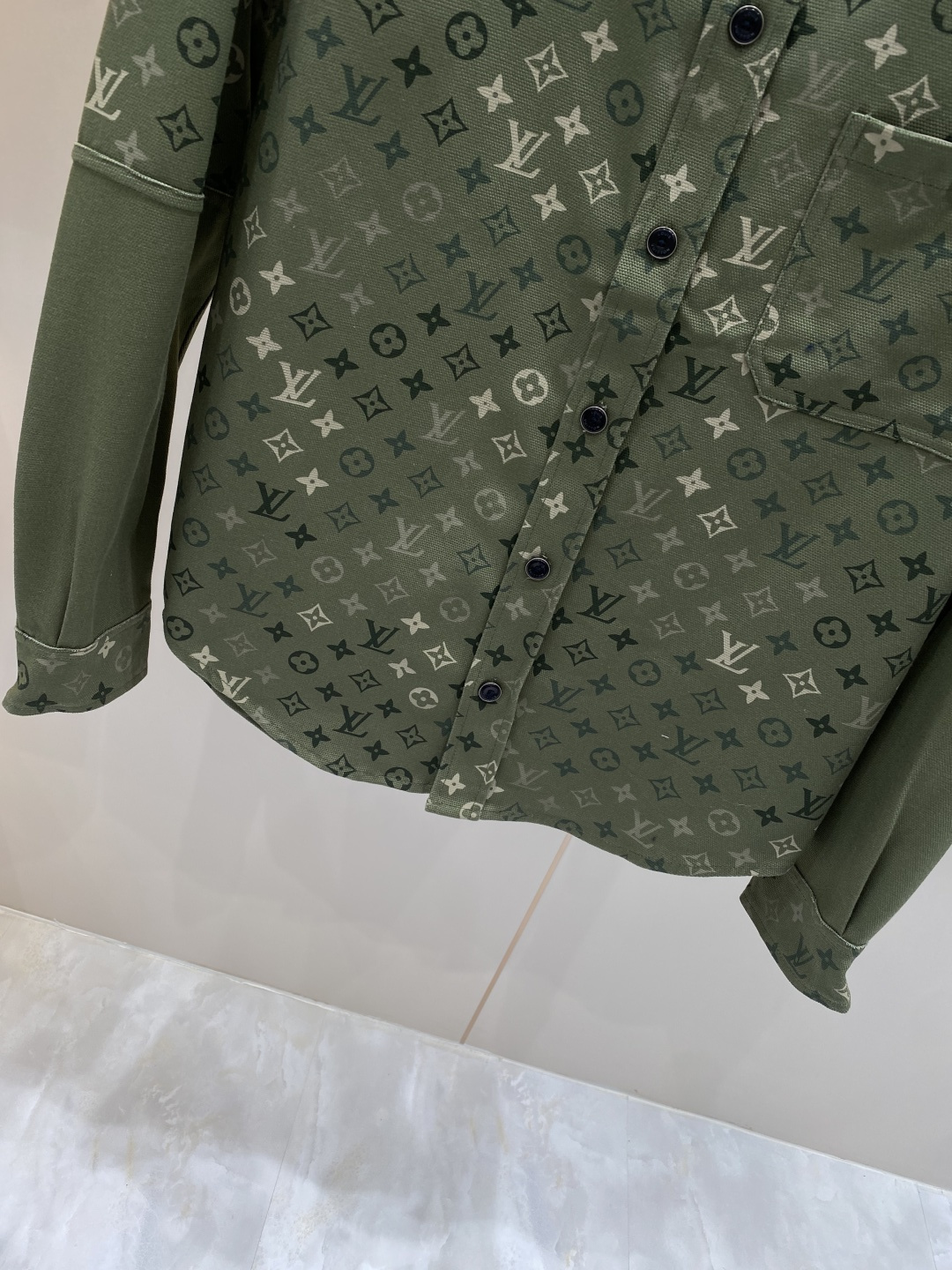 《𝙉𝙚𝙬🖤❤️驴家》2026ss官网同款，早春新款男士夹克外套，时尚休闲高端版本！专柜定制面料 透气舒适