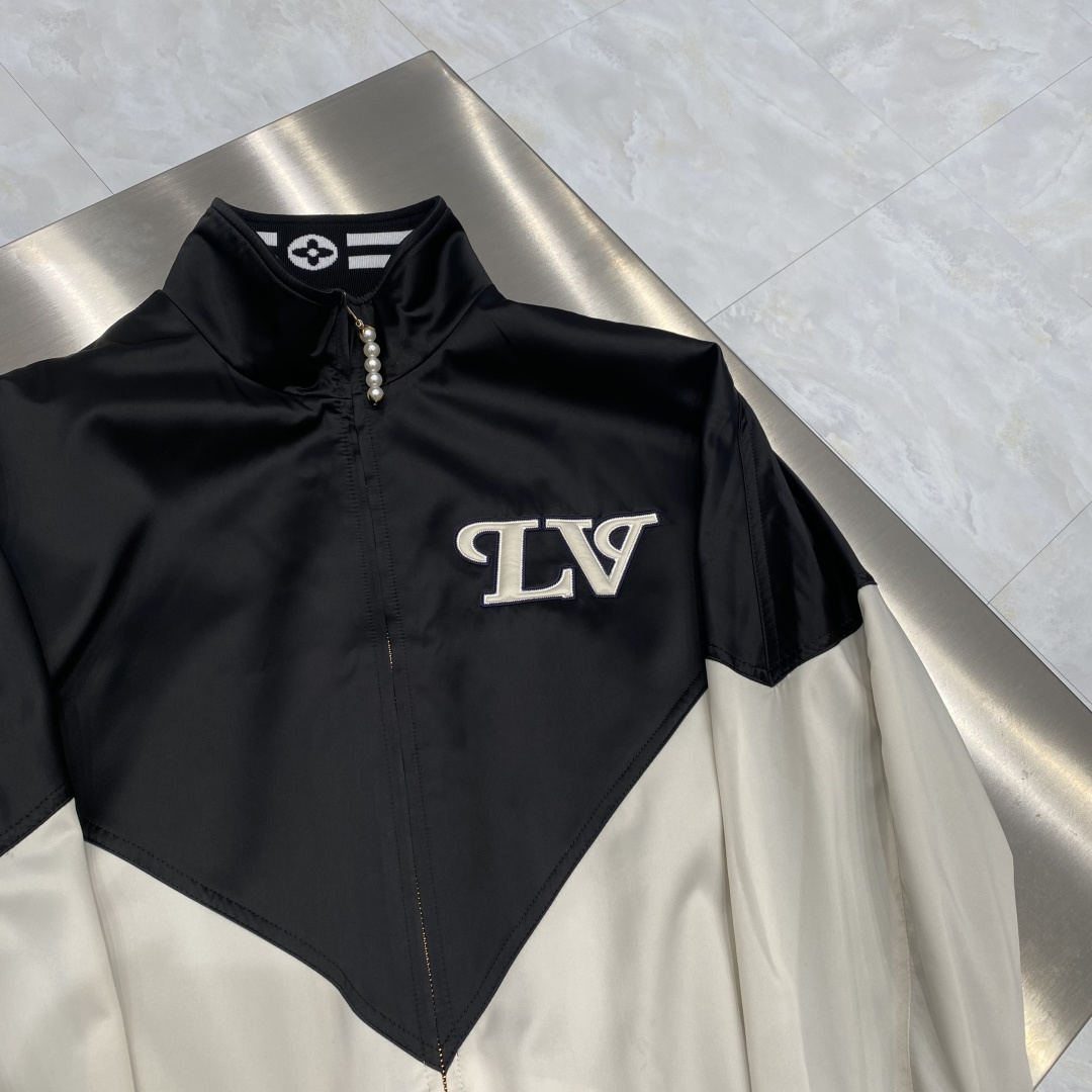 《𝙉𝙚𝙬🖤❤️驴家》2026ss官网同款，早春新款男士夹克外套，时尚休闲高端版本！专柜定制面料 透气舒适