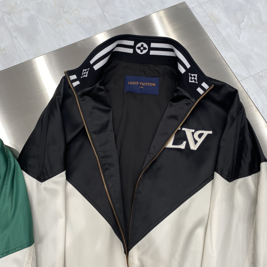 《𝙉𝙚𝙬🖤❤️驴家》2026ss官网同款，早春新款男士夹克外套，时尚休闲高端版本！专柜定制面料 透气舒适