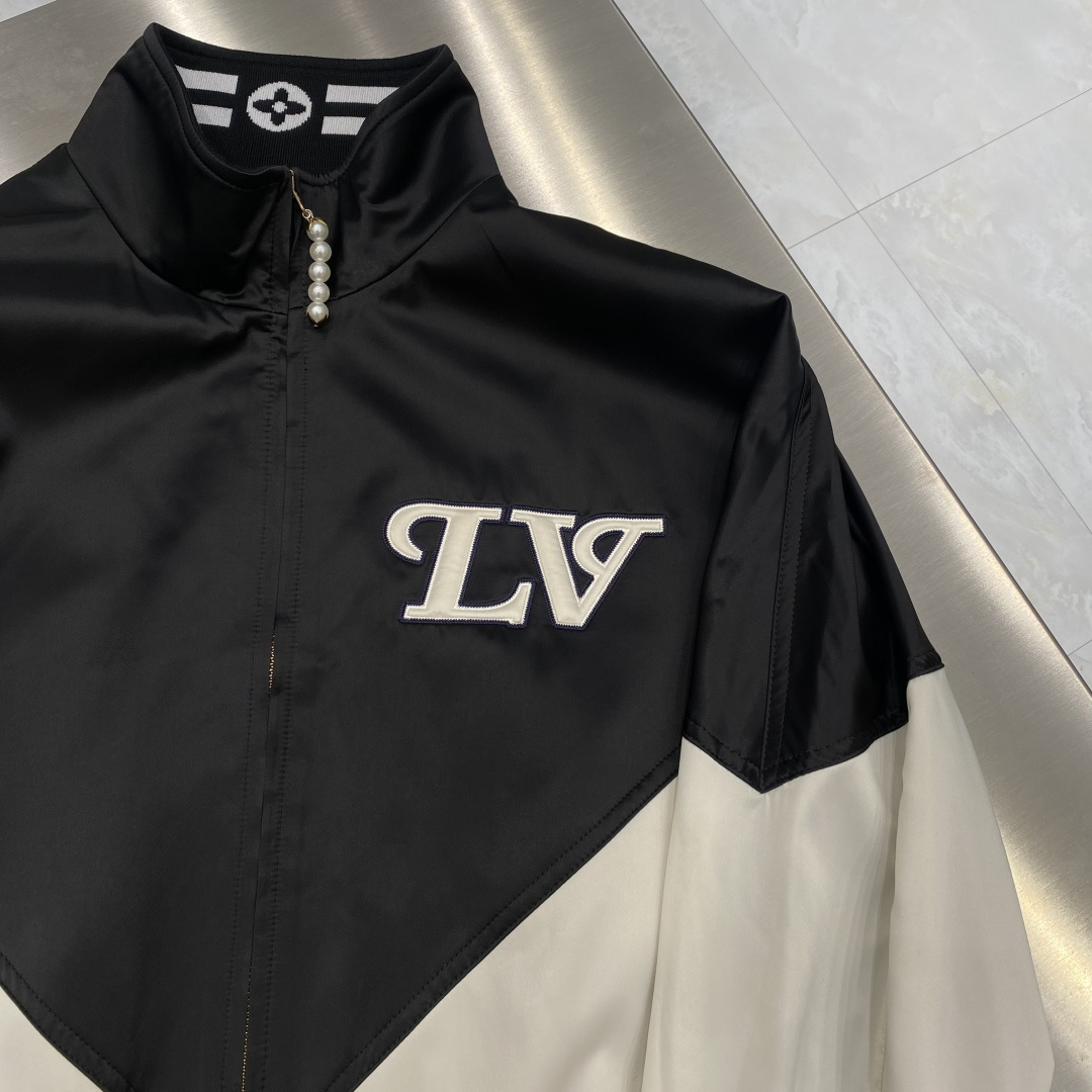 《𝙉𝙚𝙬🖤❤️驴家》2026ss官网同款，早春新款男士夹克外套，时尚休闲高端版本！专柜定制面料 透气舒适