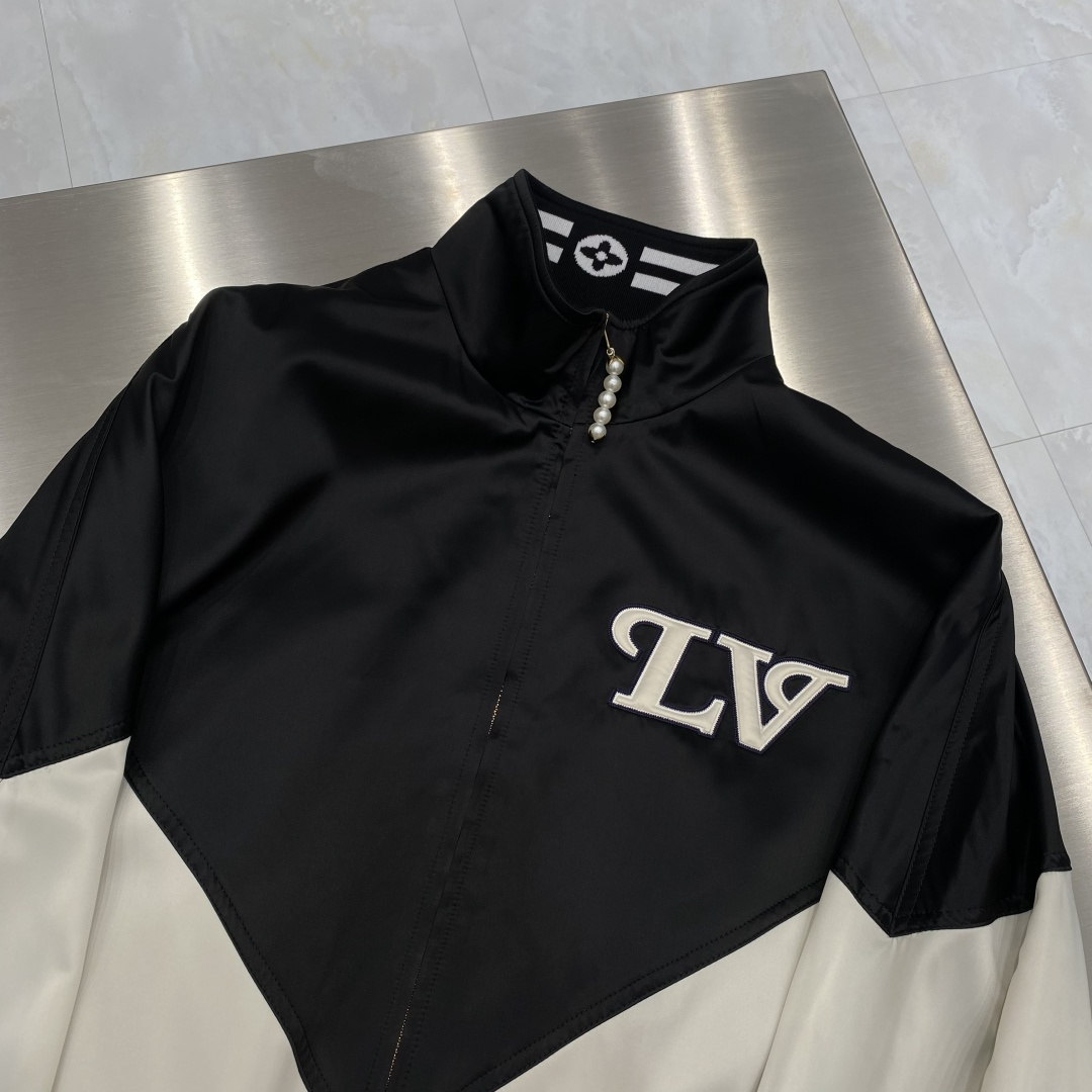 《𝙉𝙚𝙬🖤❤️驴家》2026ss官网同款，早春新款男士夹克外套，时尚休闲高端版本！专柜定制面料 透气舒适