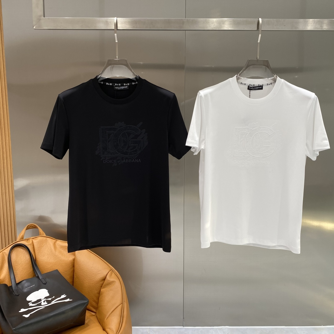 《𝙉𝙚𝙬🖤❤️DG家》2026新款首发专柜最新款短袖圆领T恤 高端订制 设计前卫时尚！品牌logo工艺设
