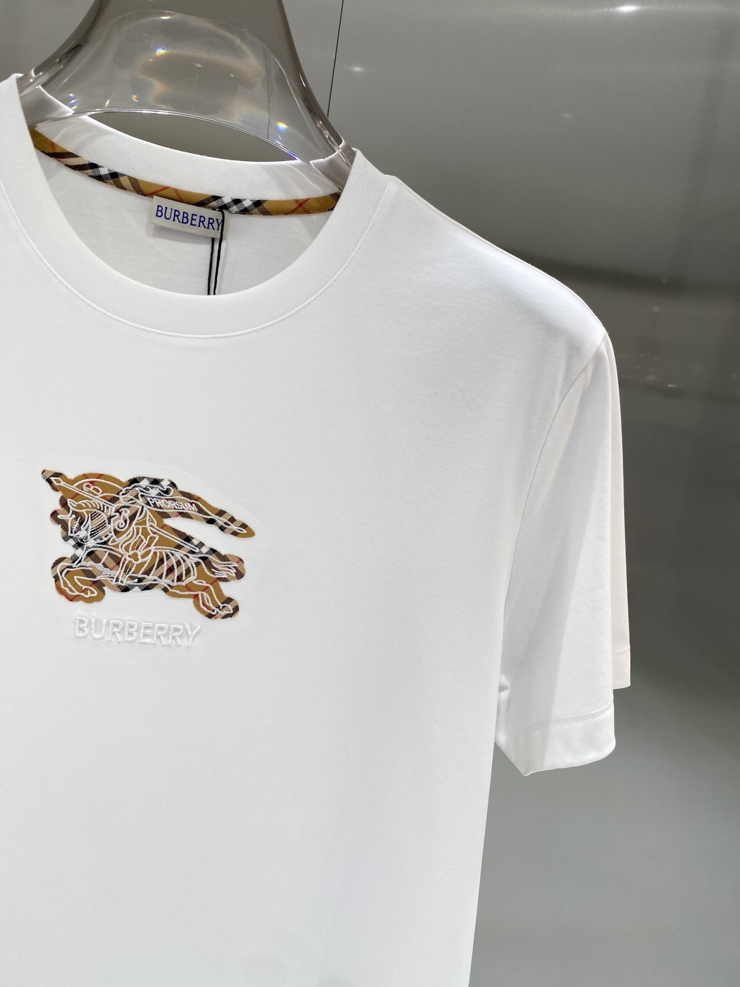 《𝙉𝙚𝙬🖤❤️巴家》2026新款首发专柜最新款短袖圆领T恤 高端订制 设计前卫时尚！品牌logo工艺设计