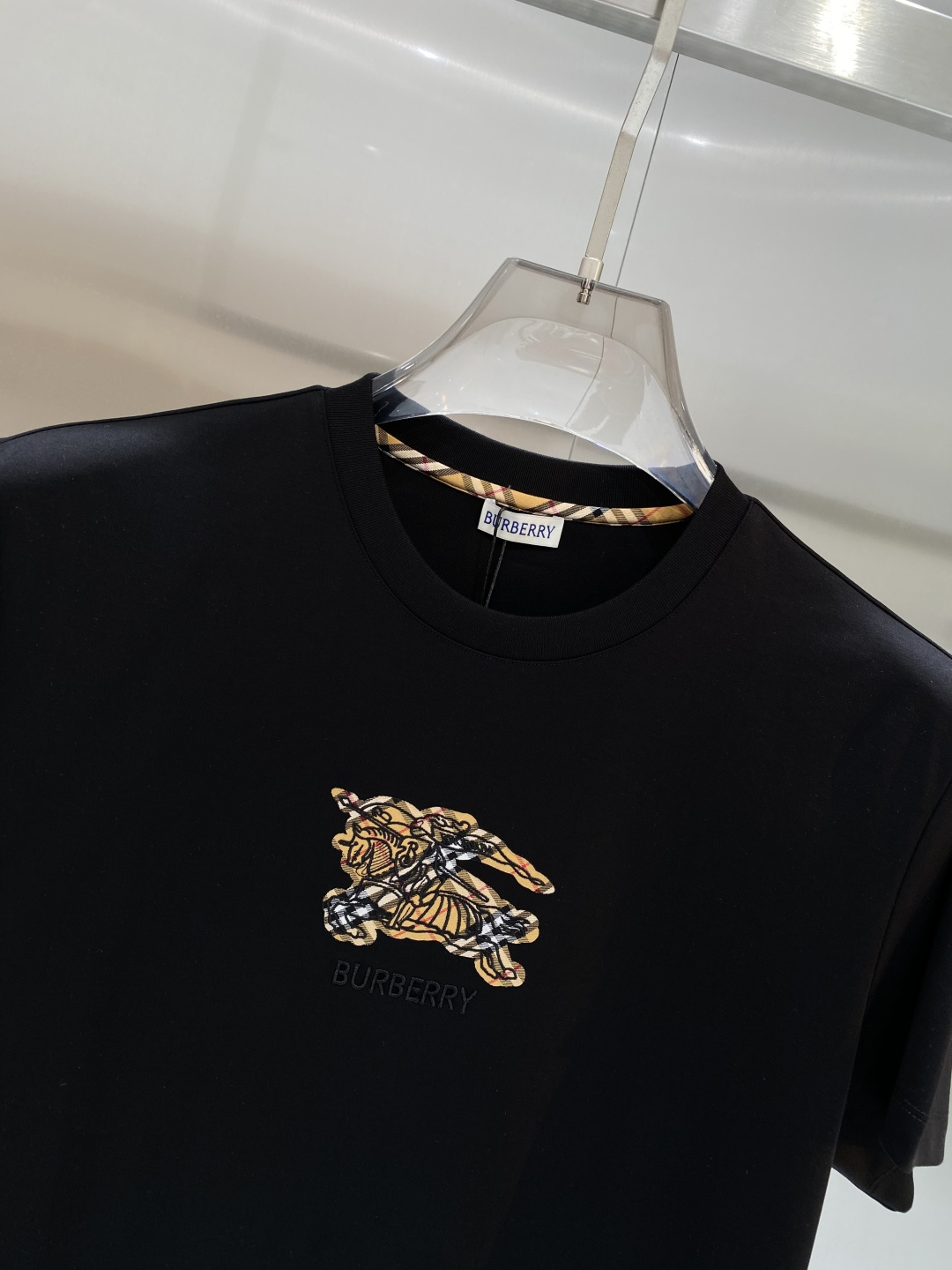 《𝙉𝙚𝙬🖤❤️巴家》2026新款首发专柜最新款短袖圆领T恤 高端订制 设计前卫时尚！品牌logo工艺设计