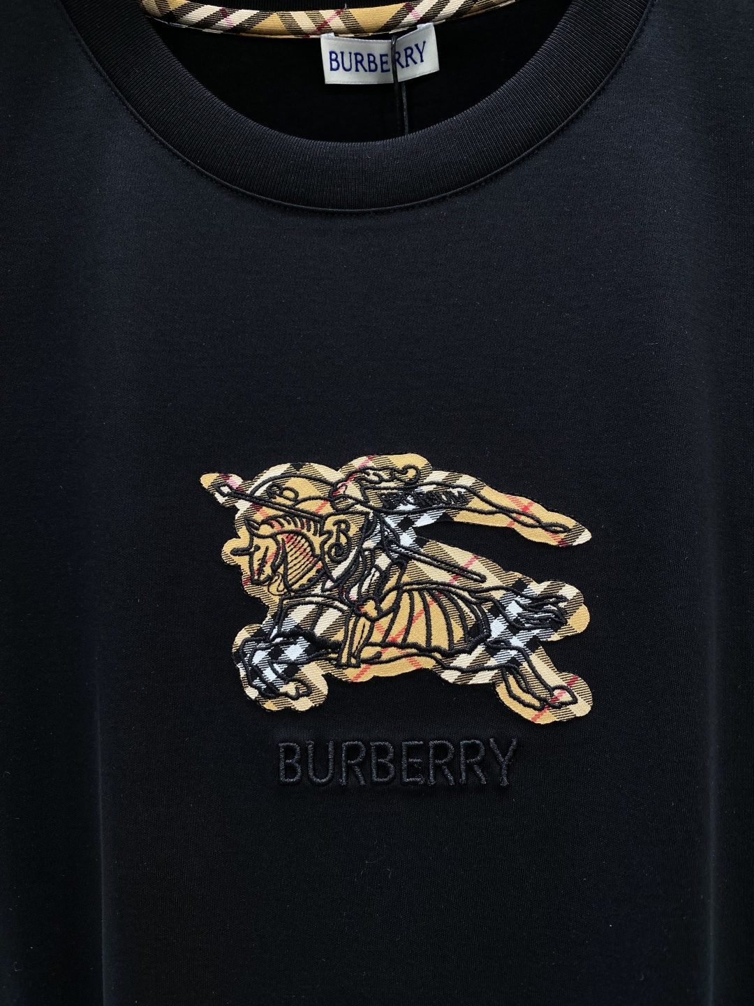 《𝙉𝙚𝙬🖤❤️巴家》2026新款首发专柜最新款短袖圆领T恤 高端订制 设计前卫时尚！品牌logo工艺设计