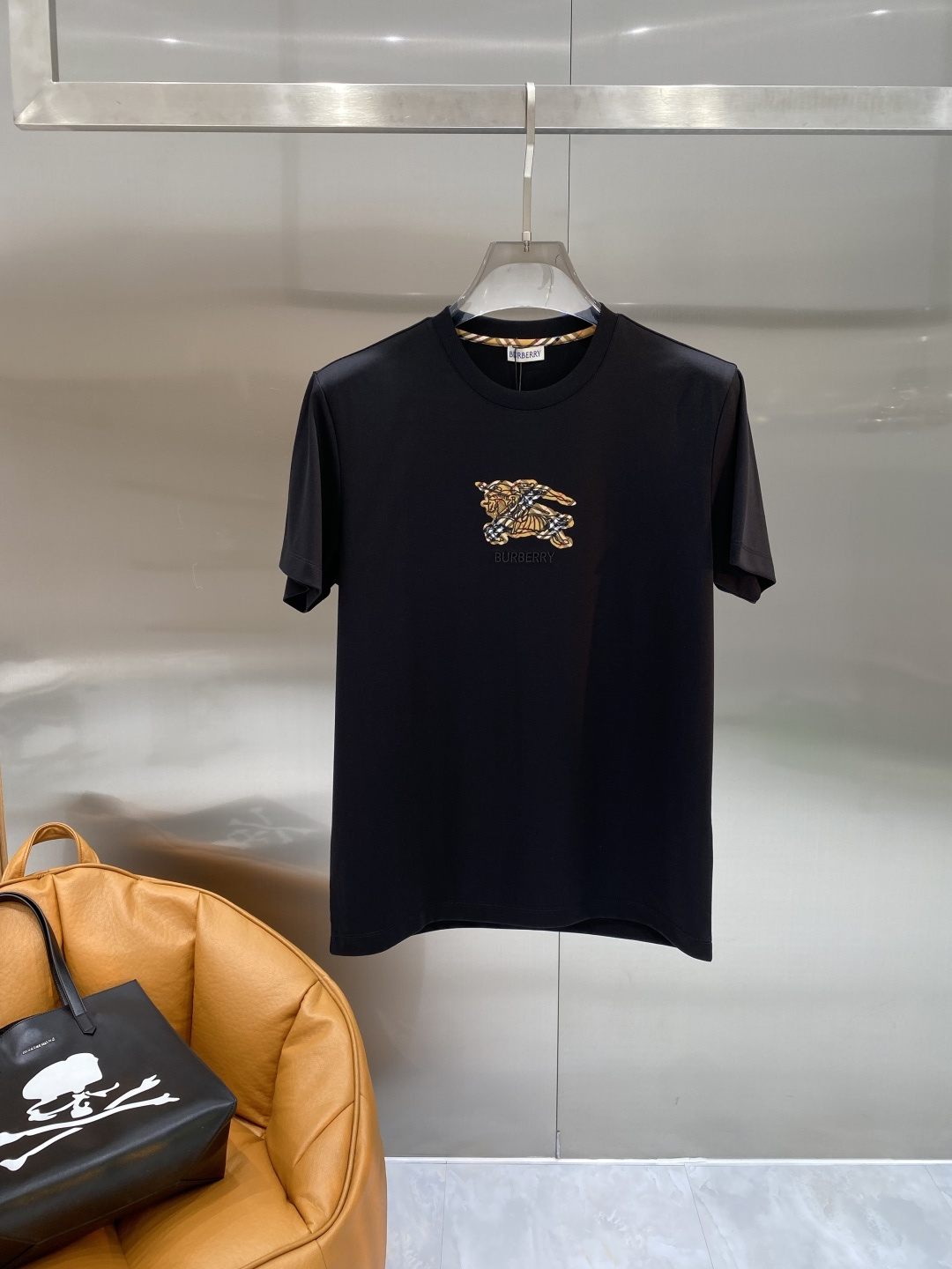 《𝙉𝙚𝙬🖤❤️巴家》2026新款首发专柜最新款短袖圆领T恤 高端订制 设计前卫时尚！品牌logo工艺设计