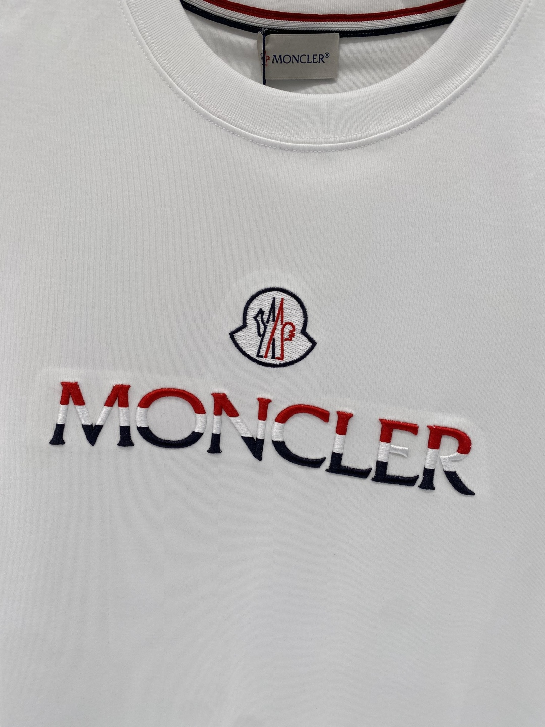 《𝙉𝙚𝙬🖤❤️蒙家》2026新款首发专柜最新款短袖圆领T恤 高端订制 设计前卫时尚！品牌logo工艺设计