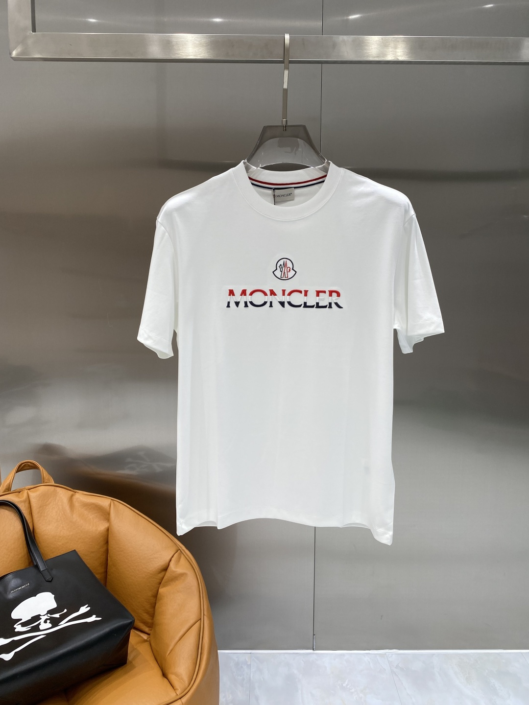 《𝙉𝙚𝙬🖤❤️蒙家》2026新款首发专柜最新款短袖圆领T恤 高端订制 设计前卫时尚！品牌logo工艺设计