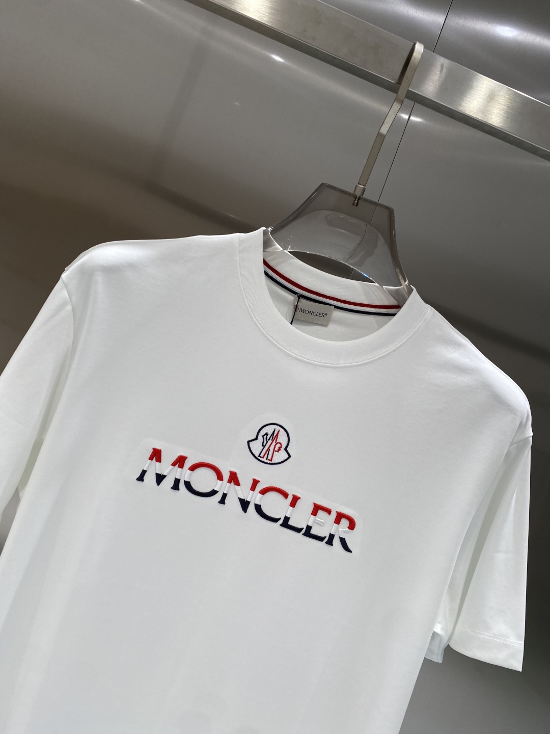 《𝙉𝙚𝙬🖤❤️蒙家》2026新款首发专柜最新款短袖圆领T恤 高端订制 设计前卫时尚！品牌logo工艺设计