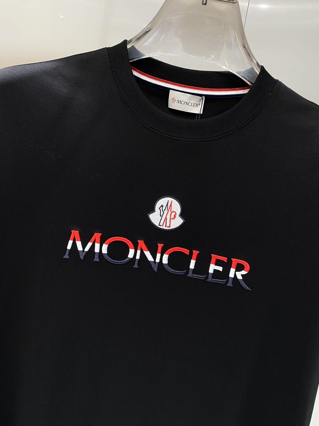 《𝙉𝙚𝙬🖤❤️蒙家》2026新款首发专柜最新款短袖圆领T恤 高端订制 设计前卫时尚！品牌logo工艺设计