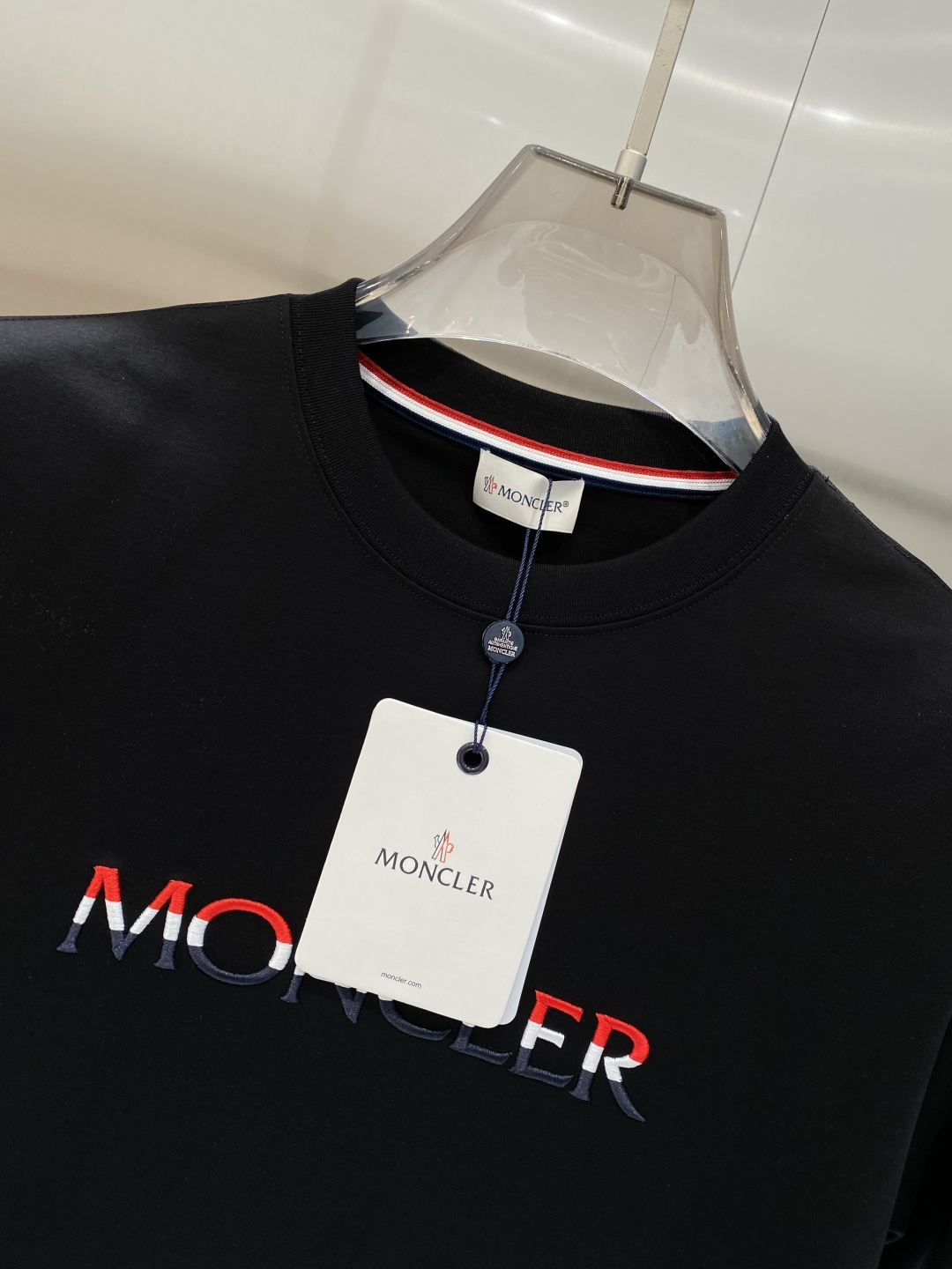 《𝙉𝙚𝙬🖤❤️蒙家》2026新款首发专柜最新款短袖圆领T恤 高端订制 设计前卫时尚！品牌logo工艺设计