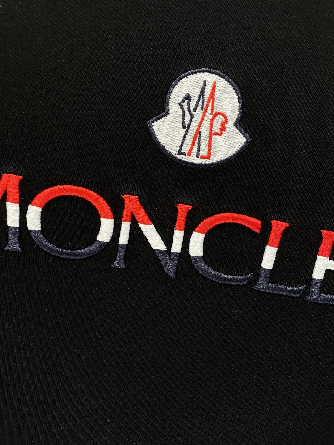 《𝙉𝙚𝙬🖤❤️蒙家》2026新款首发专柜最新款短袖圆领T恤 高端订制 设计前卫时尚！品牌logo工艺设计