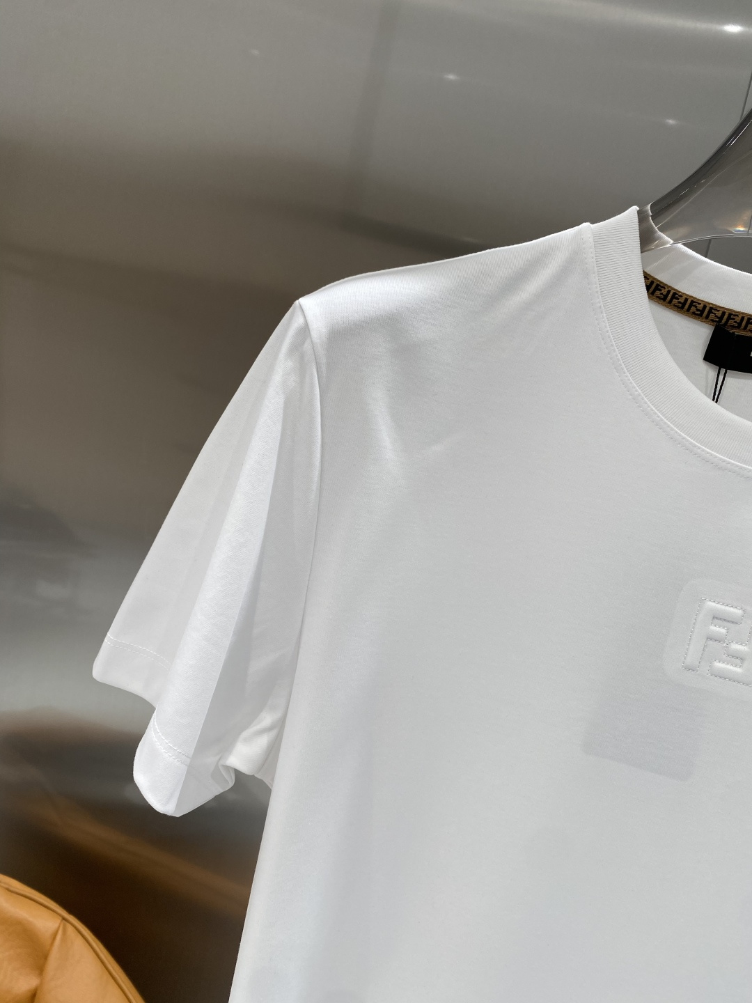 《𝙉𝙚𝙬🖤❤️芬家》2026新款首发专柜最新款短袖圆领T恤 高端订制 设计前卫时尚！品牌logo工艺设计