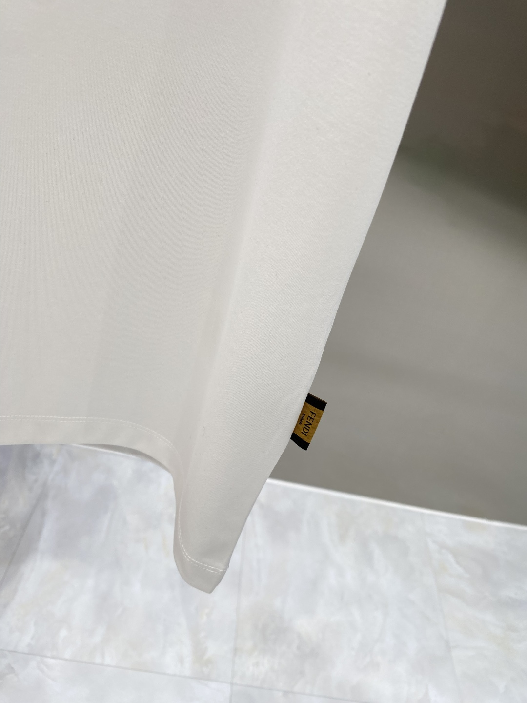 《𝙉𝙚𝙬🖤❤️芬家》2026新款首发专柜最新款短袖圆领T恤 高端订制 设计前卫时尚！品牌logo工艺设计