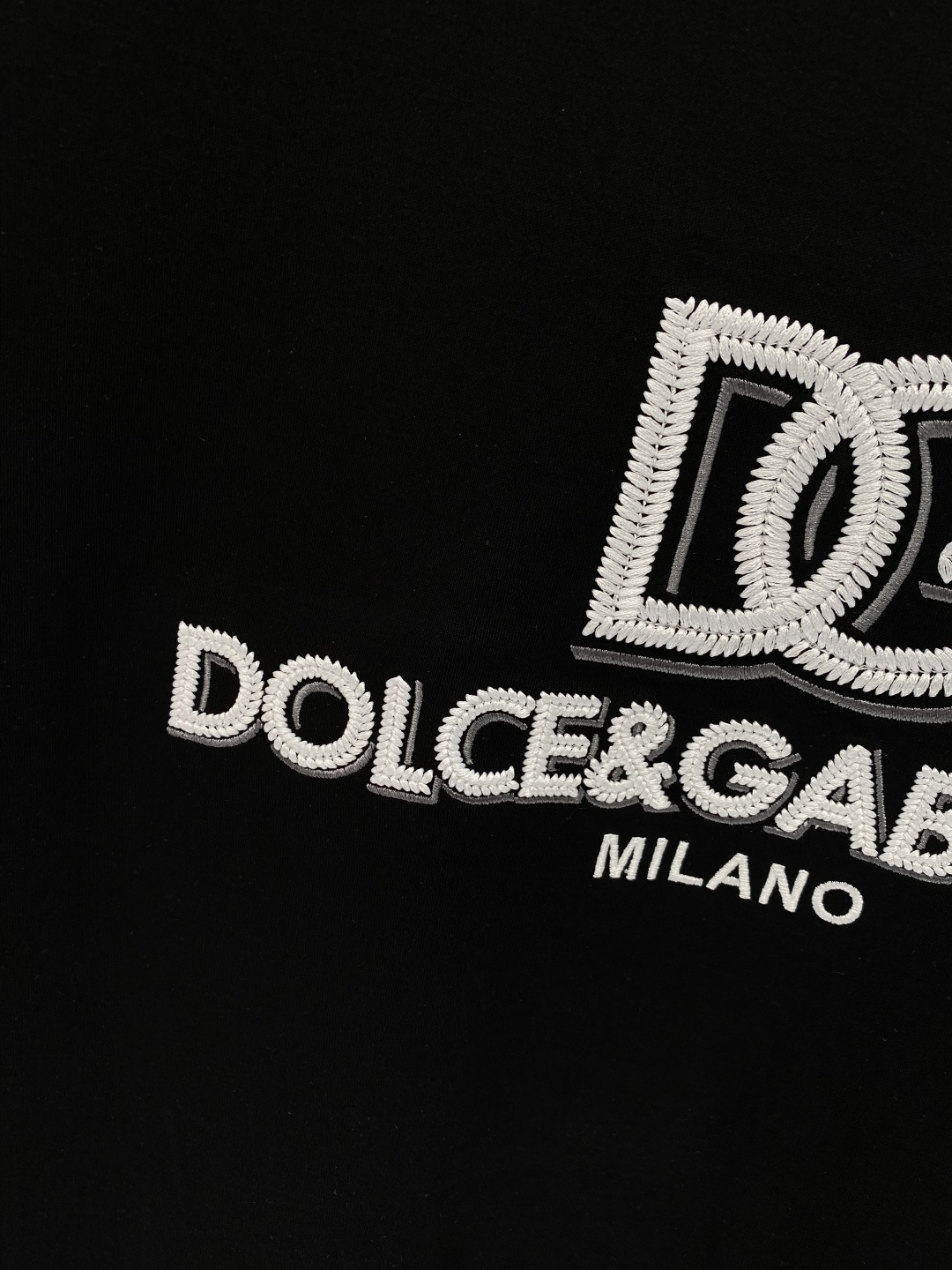 《𝙉𝙚𝙬🖤❤️DG家》2026新款首发专柜最新款短袖圆领T恤 高端订制 设计前卫时尚！品牌logo工艺设