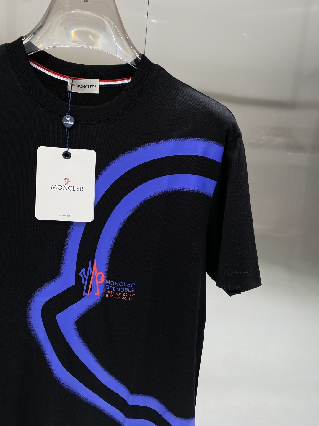 《𝙉𝙚𝙬🖤❤️蒙家》2026SS最新款春夏短袖T恤，丝光棉 帅气时尚，胸口顶级图案字母，简约百搭款。面料