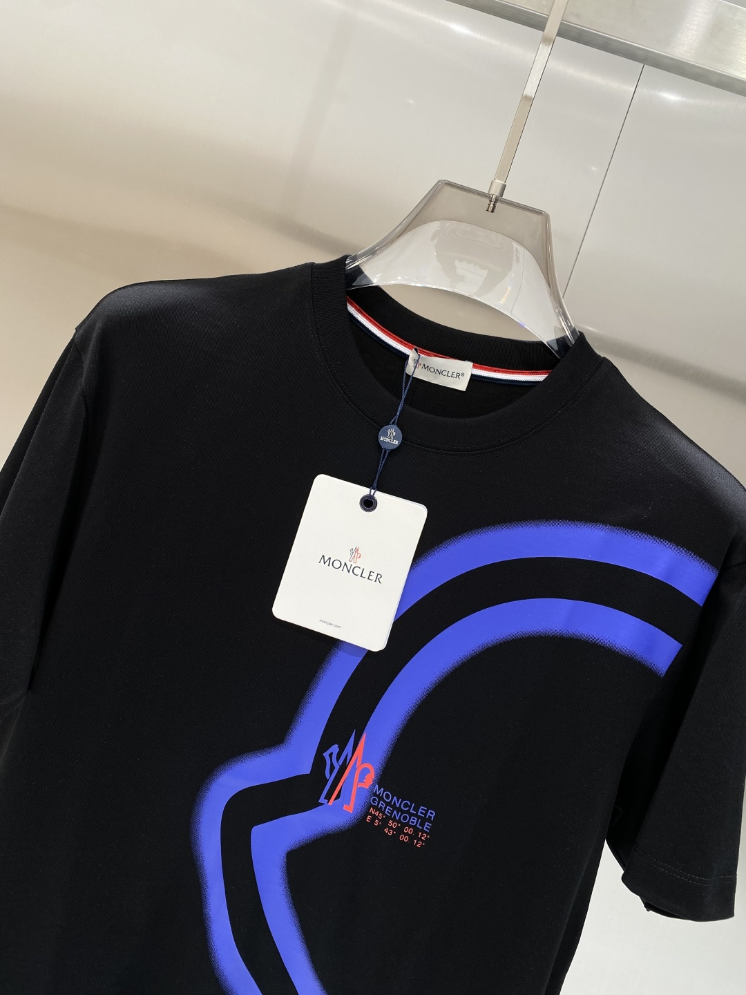 《𝙉𝙚𝙬🖤❤️蒙家》2026SS最新款春夏短袖T恤，丝光棉 帅气时尚，胸口顶级图案字母，简约百搭款。面料