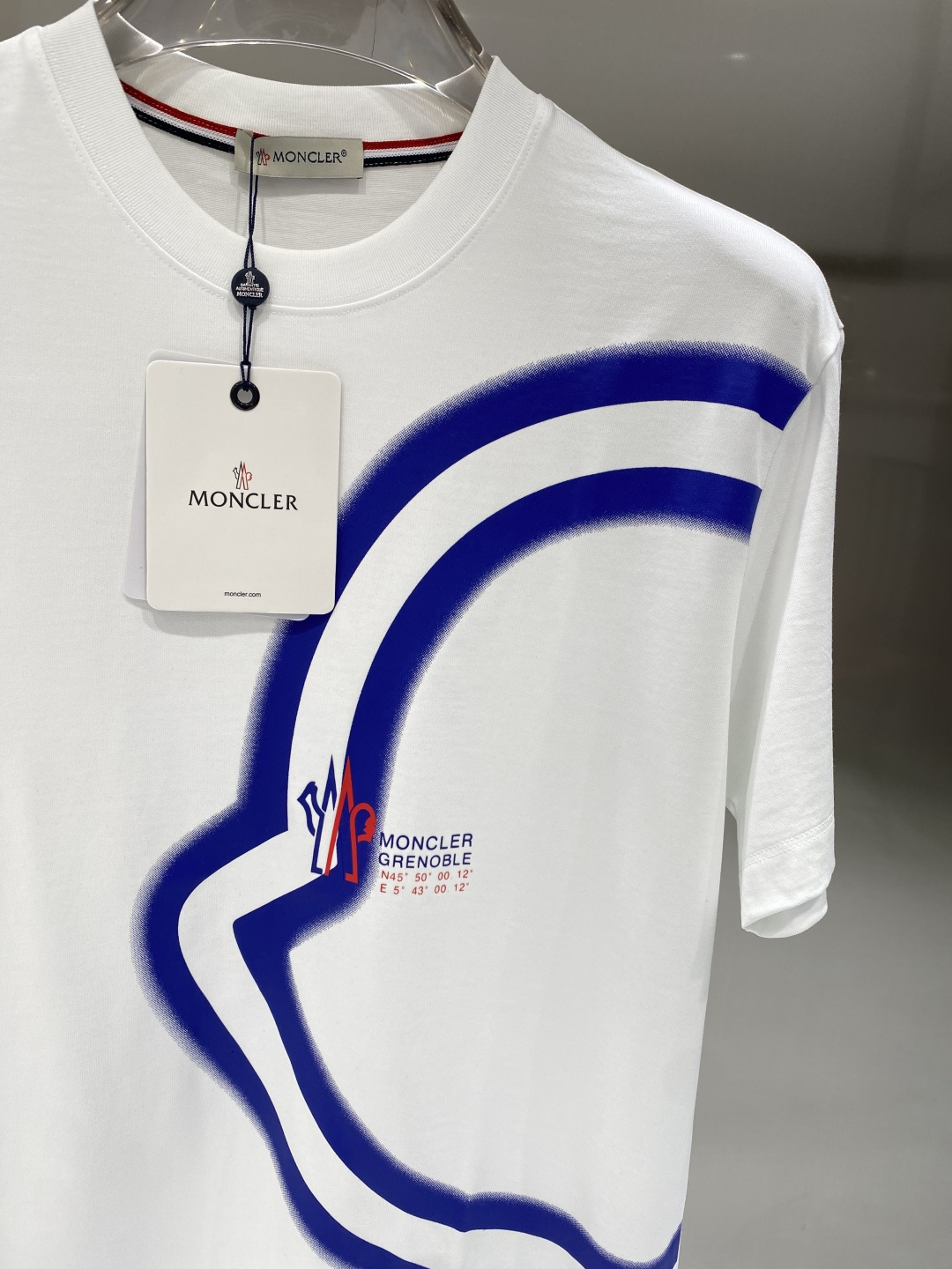 《𝙉𝙚𝙬🖤❤️蒙家》2026SS最新款春夏短袖T恤，丝光棉 帅气时尚，胸口顶级图案字母，简约百搭款。面料