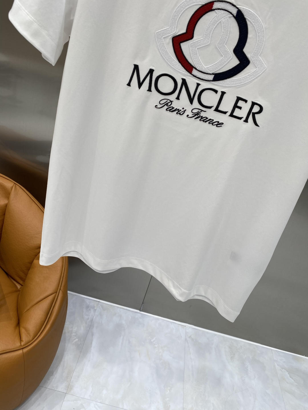 《𝙉𝙚𝙬🖤❤️蒙家》2026SS最新款春夏短袖T恤，丝光棉 帅气时尚，胸口顶级图案字母，简约百搭款。面料