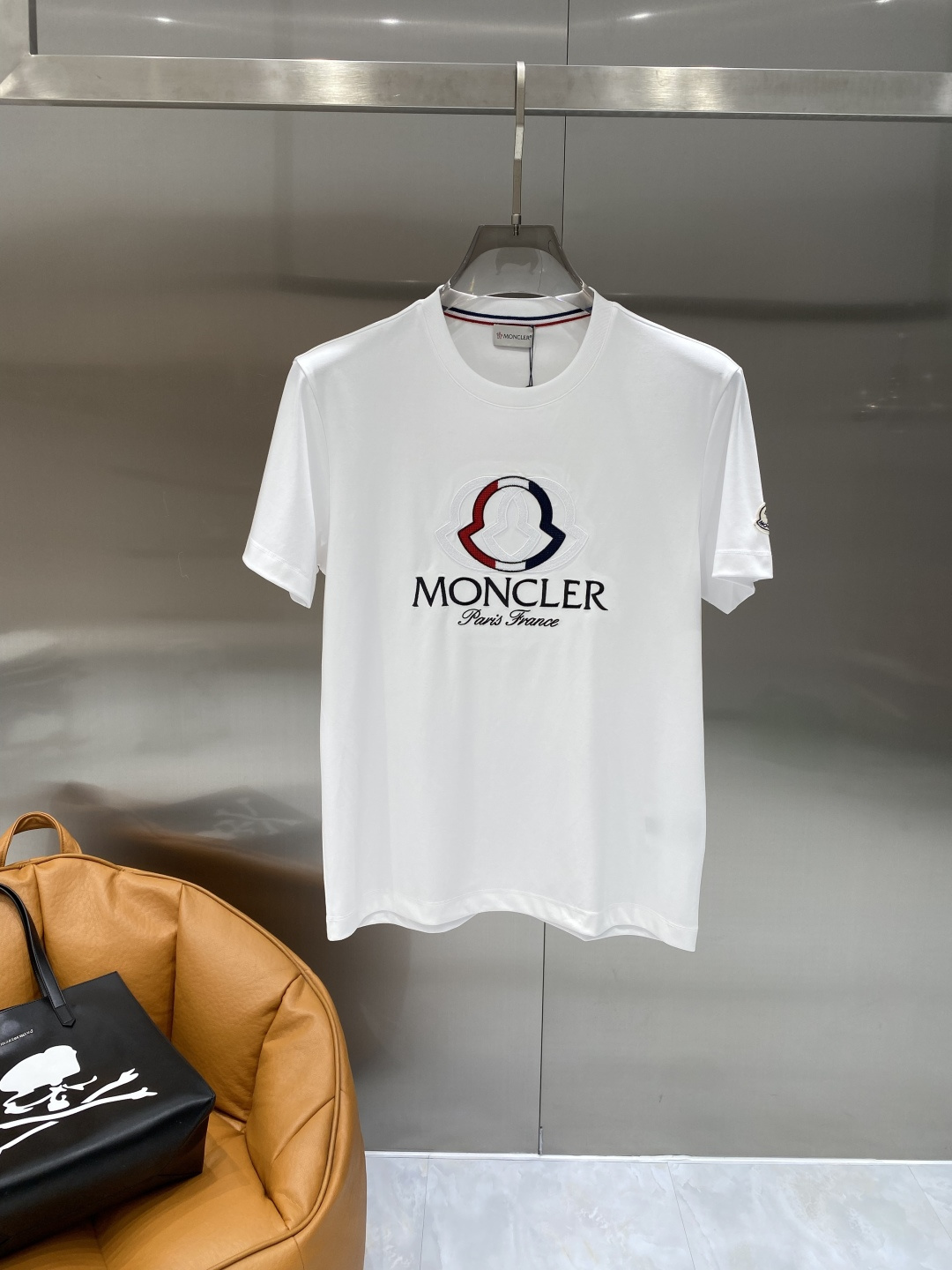 《𝙉𝙚𝙬🖤❤️蒙家》2026SS最新款春夏短袖T恤，丝光棉 帅气时尚，胸口顶级图案字母，简约百搭款。面料