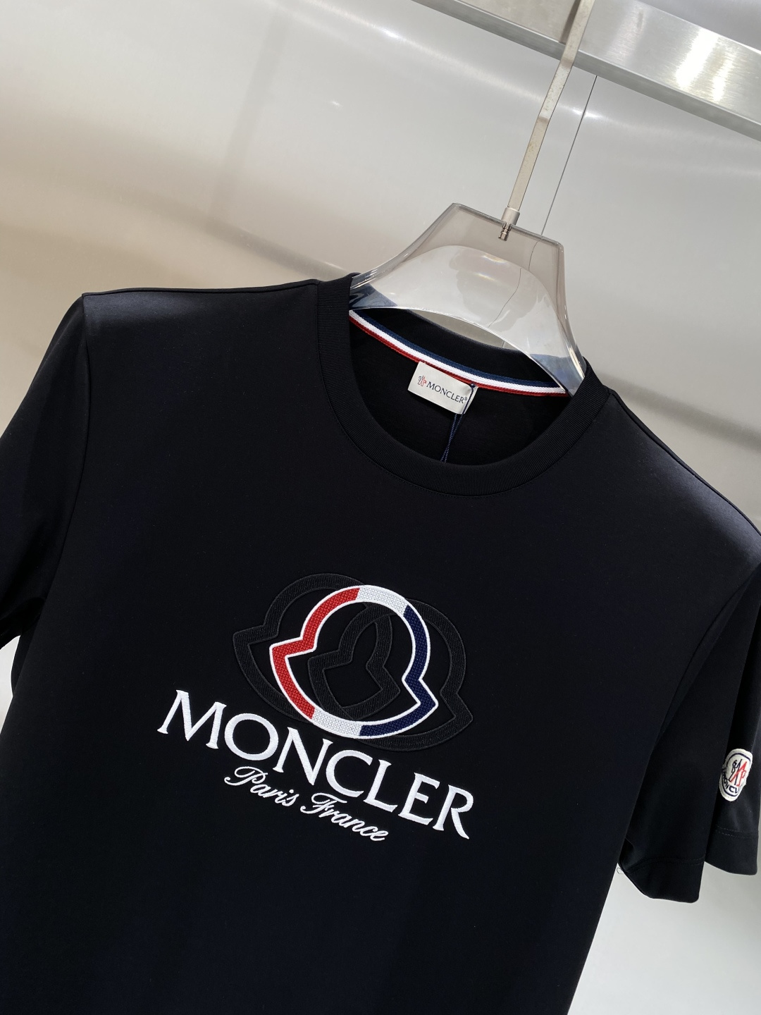 《𝙉𝙚𝙬🖤❤️蒙家》2026SS最新款春夏短袖T恤，丝光棉 帅气时尚，胸口顶级图案字母，简约百搭款。面料