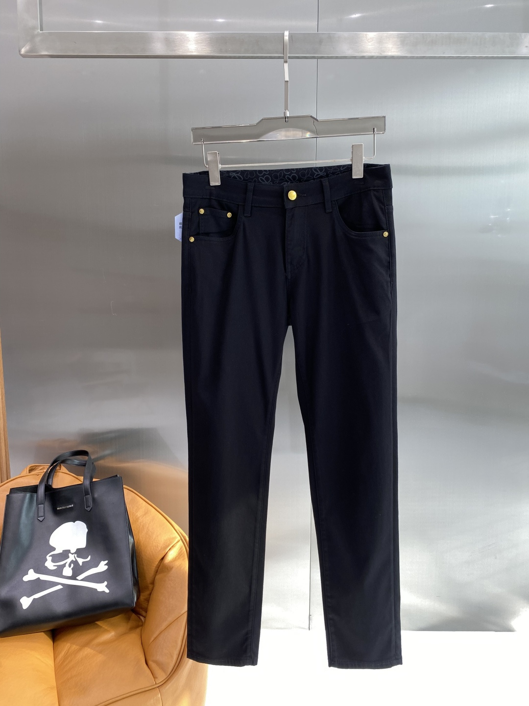 《𝙉𝙚𝙬🖤❤️罗家》2026春款爆款新品 有售 实体店极品牛仔裤 原版好货，市场最高版本的欧洲进口面料。