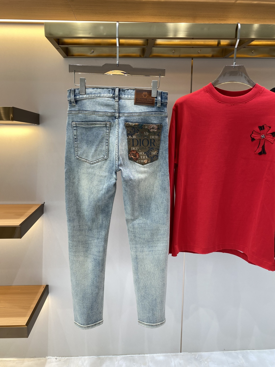 《𝙉𝙚𝙬🖤❤️迪家》2026春款重工水洗休闲牛仔裤，进口原版水洗弹力面料，舒适有弹性，独特设计，版型超正