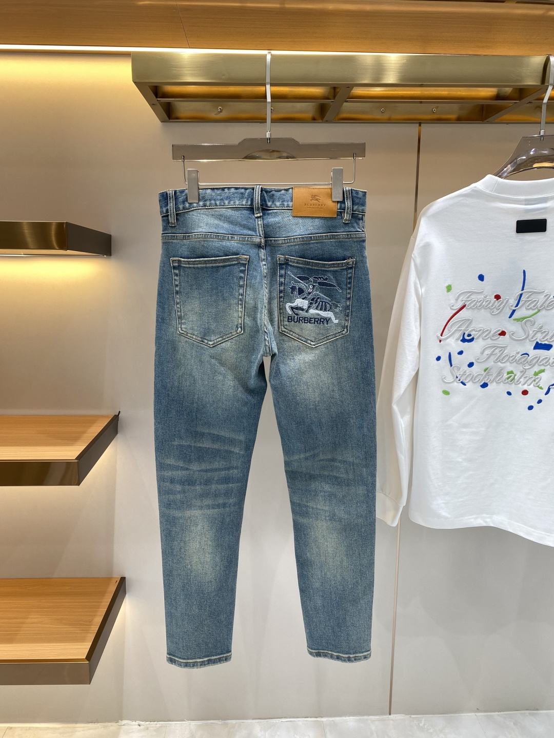 《𝙉𝙚𝙬🖤❤️巴家》2026春款重工水洗休闲牛仔裤，进口原版水洗弹力面料，舒适有弹性，独特设计，版型超正