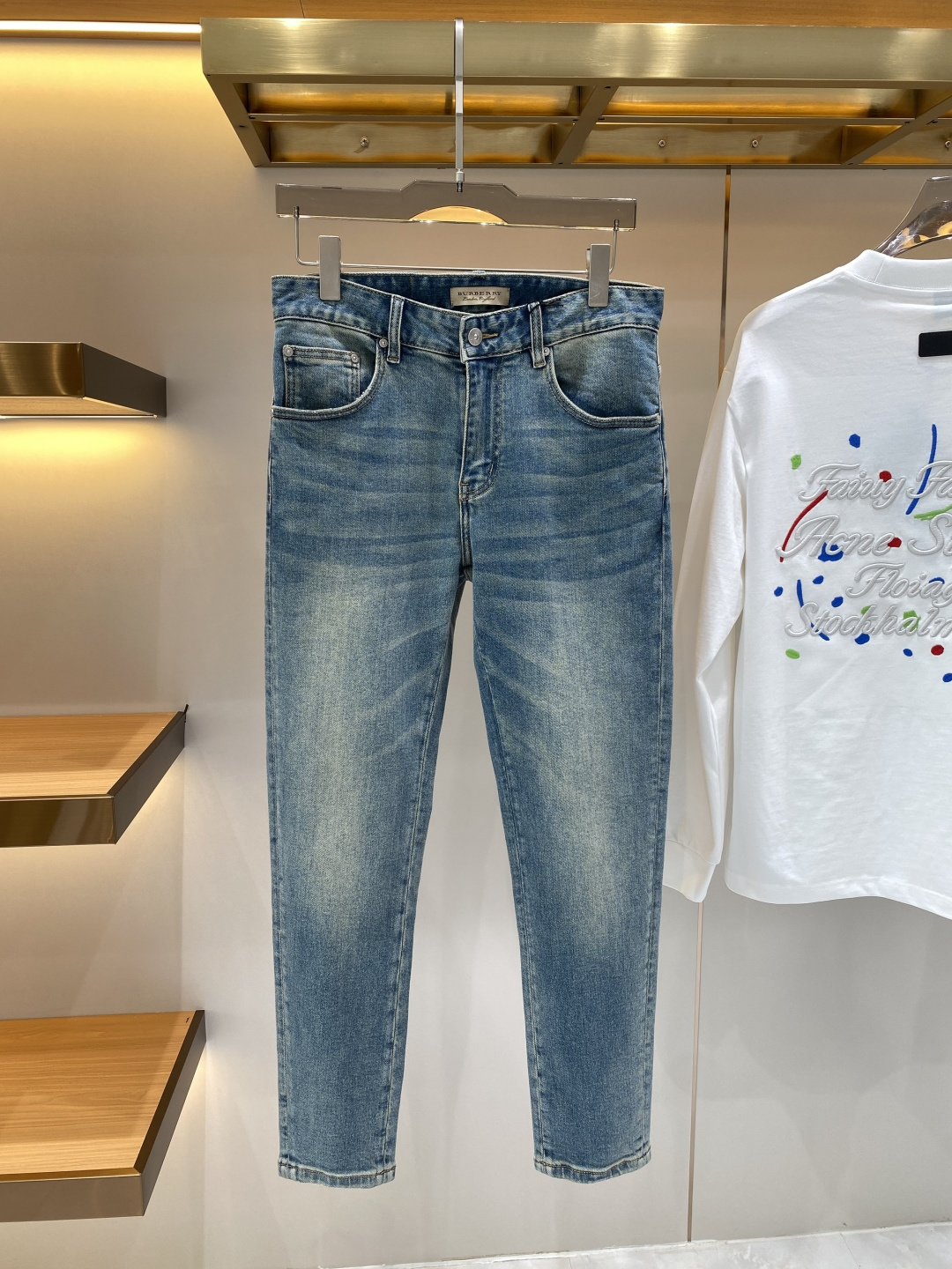 《𝙉𝙚𝙬🖤❤️巴家》2026春款重工水洗休闲牛仔裤，进口原版水洗弹力面料，舒适有弹性，独特设计，版型超正