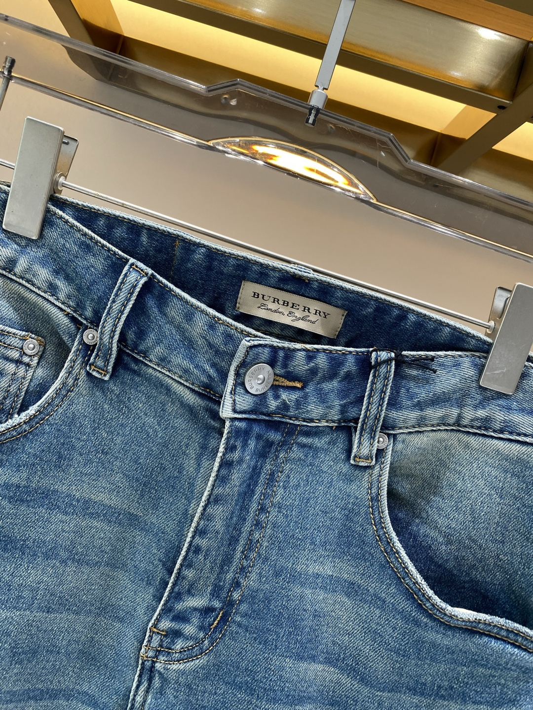 《𝙉𝙚𝙬🖤❤️巴家》2026春款重工水洗休闲牛仔裤，进口原版水洗弹力面料，舒适有弹性，独特设计，版型超正