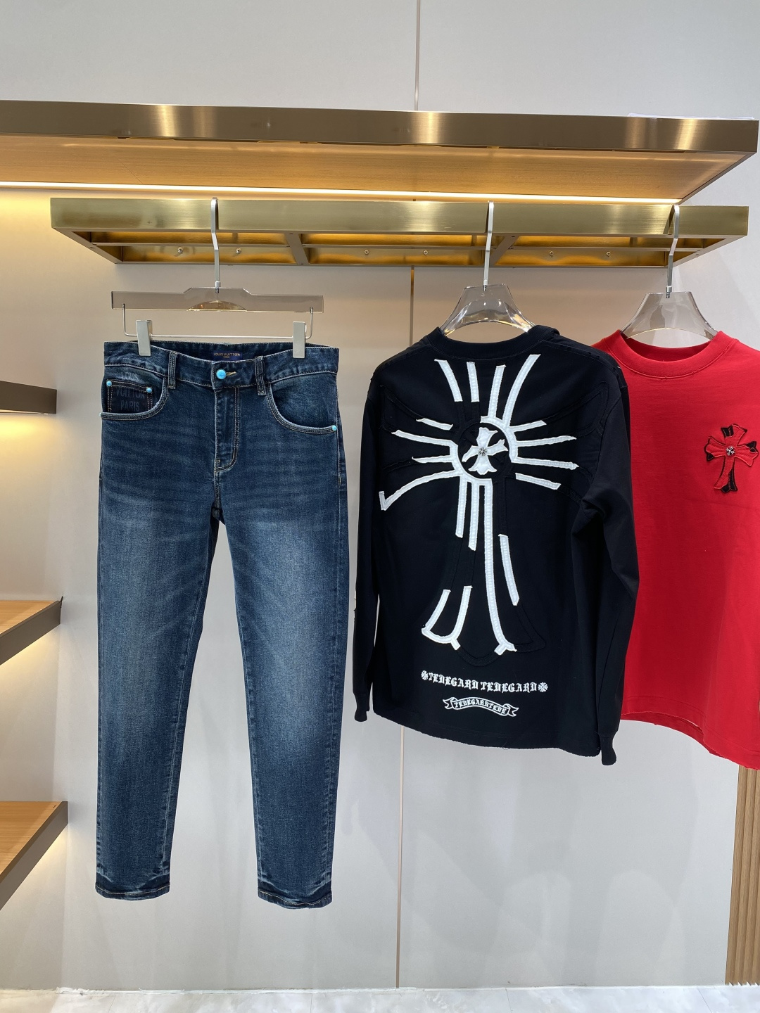 《𝙉𝙚𝙬🖤❤️驴家》2026春款 牛仔 超级有范儿的一款牛仔裤，定制原版水洗牛仔面料，独特设计，顶级工艺
