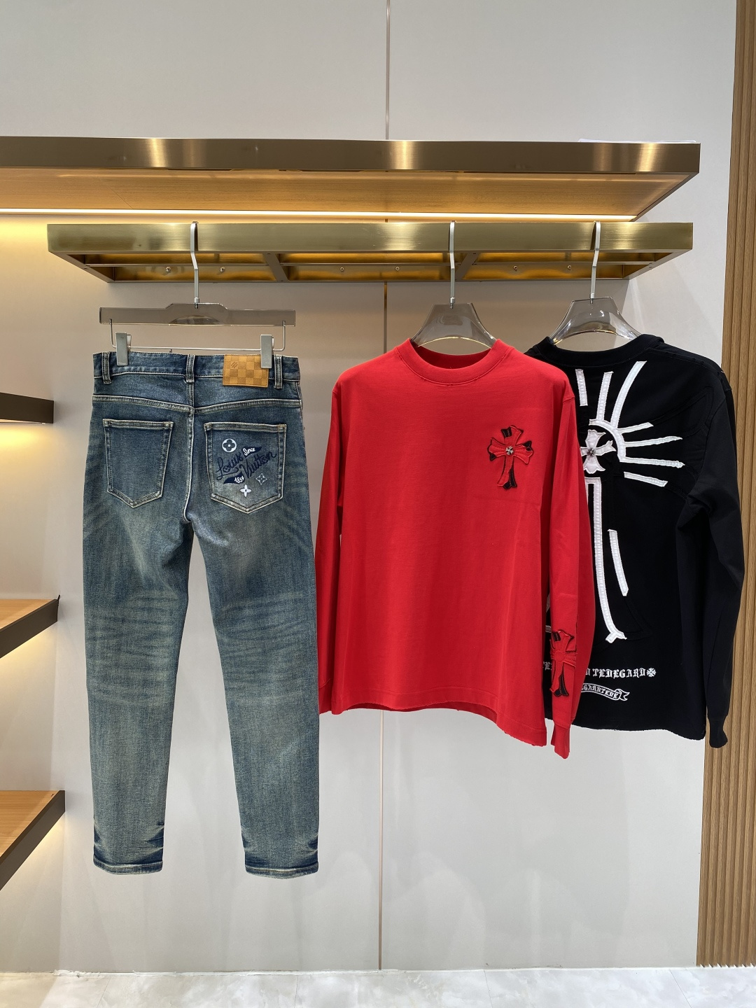 《𝙉𝙚𝙬🖤❤️驴家》2026春款 牛仔 超级有范儿的一款牛仔裤，定制原版水洗牛仔面料，独特设计，顶级工艺