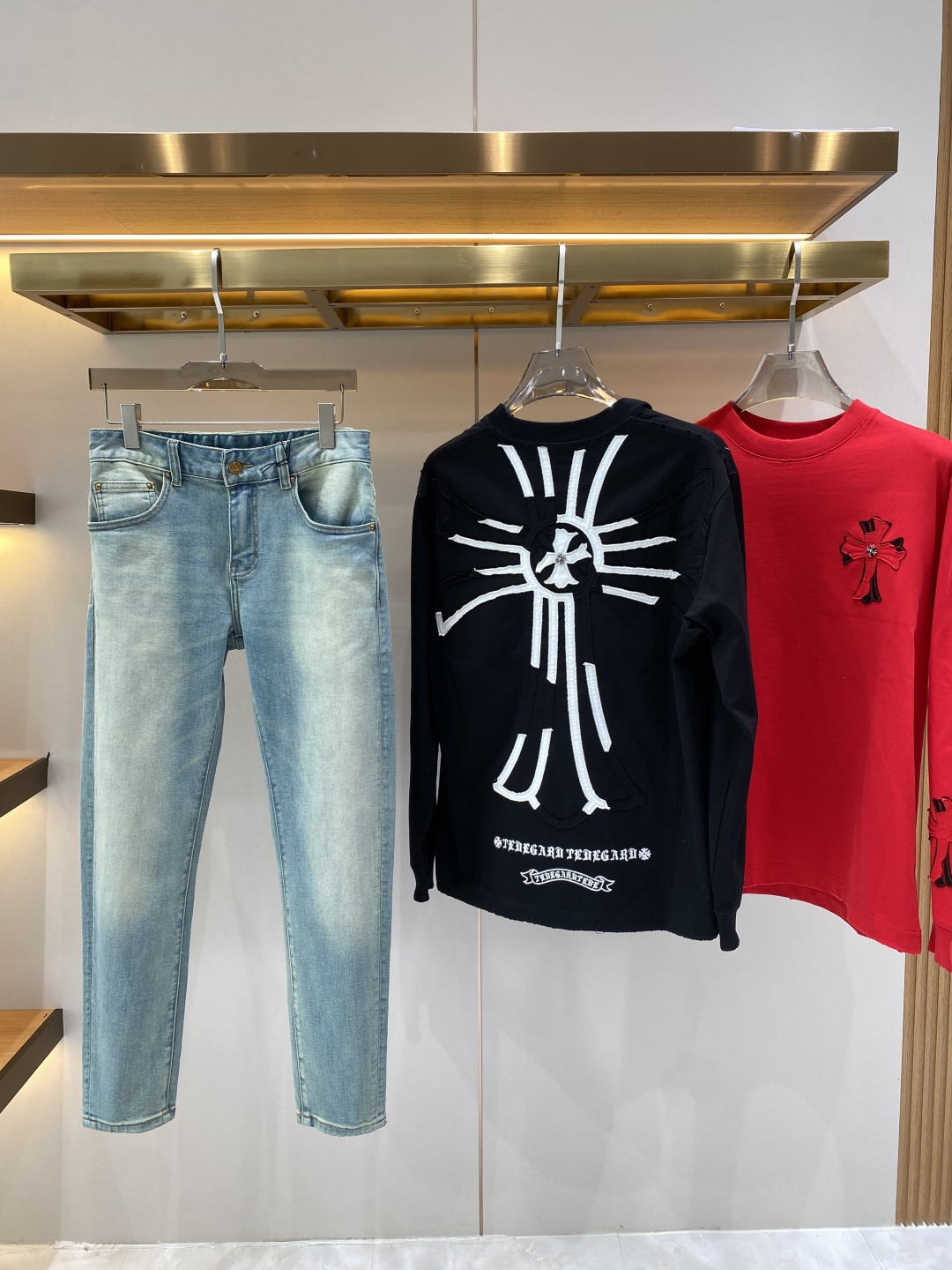 《𝙉𝙚𝙬🖤❤️驴家》2026春款 牛仔 超级有范儿的一款牛仔裤，定制原版水洗牛仔面料，独特设计，顶级工艺