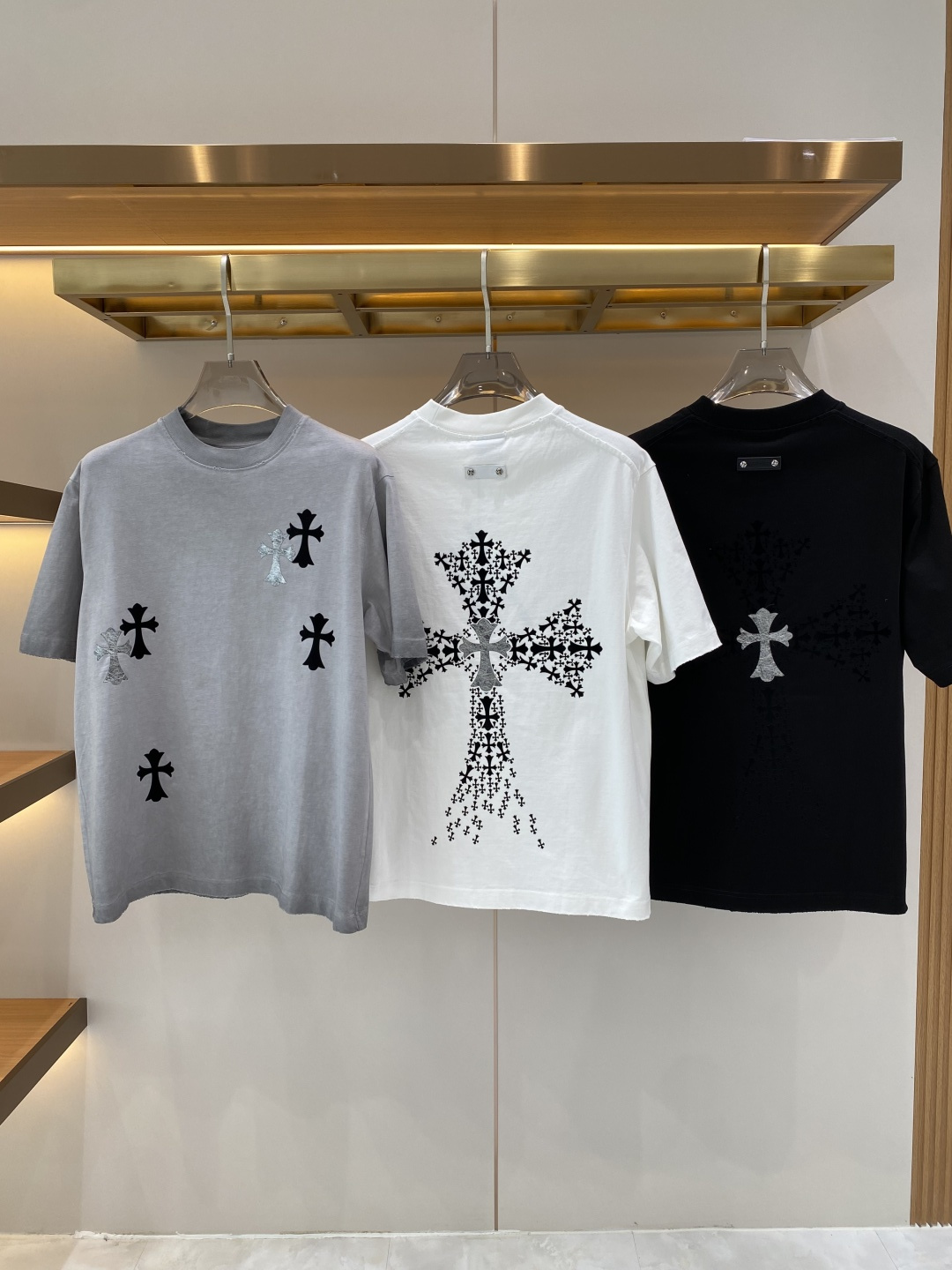 《𝙉𝙚𝙬🖤❤️克家》2026ss新工艺logo高品质纯棉质阔版圆领男士短袖T恤，新季新推系列将标识巧妙融