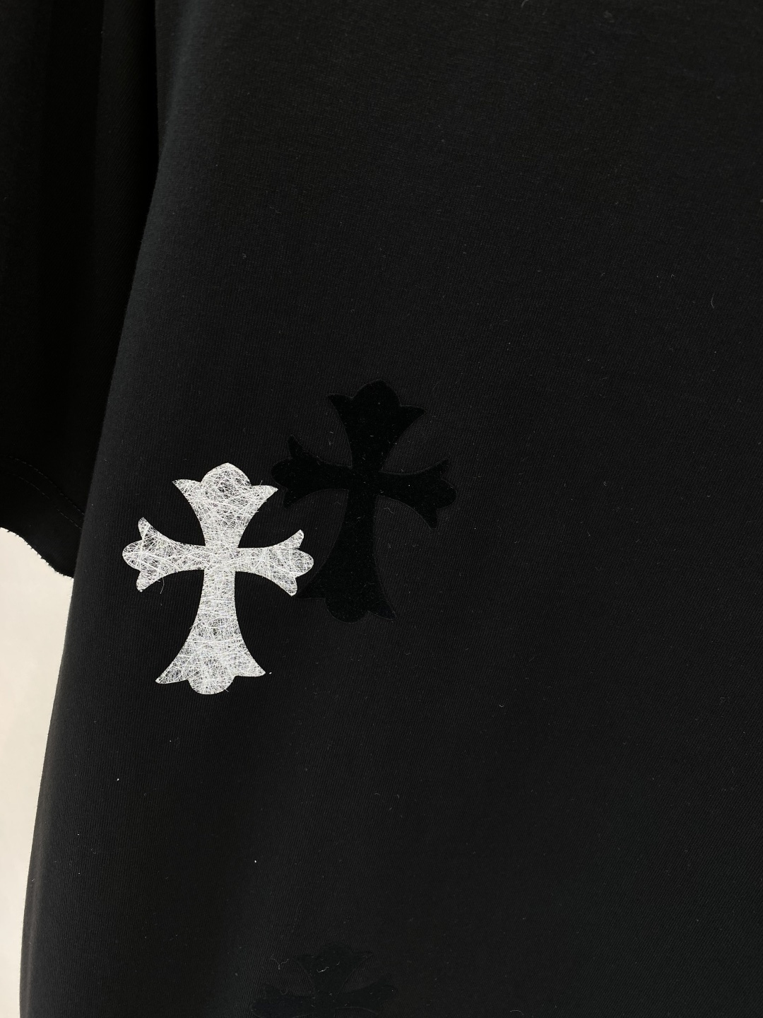 《𝙉𝙚𝙬🖤❤️克家》2026ss新工艺logo高品质纯棉质阔版圆领男士短袖T恤，新季新推系列将标识巧妙融