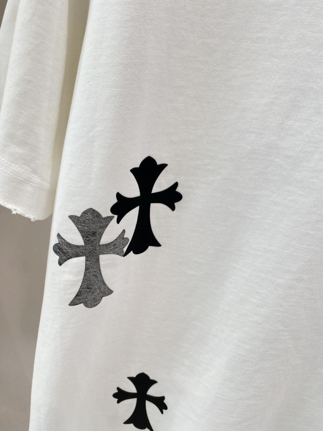 《𝙉𝙚𝙬🖤❤️克家》2026ss新工艺logo高品质纯棉质阔版圆领男士短袖T恤，新季新推系列将标识巧妙融